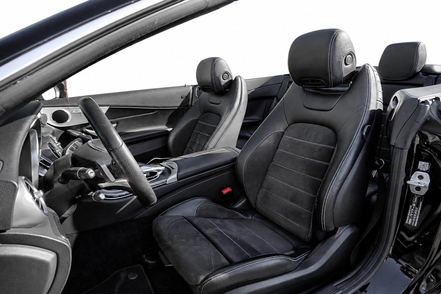 MERCEDES-BENZ C 200 Cabriolet AMG Line 9G-Tronic-image-12