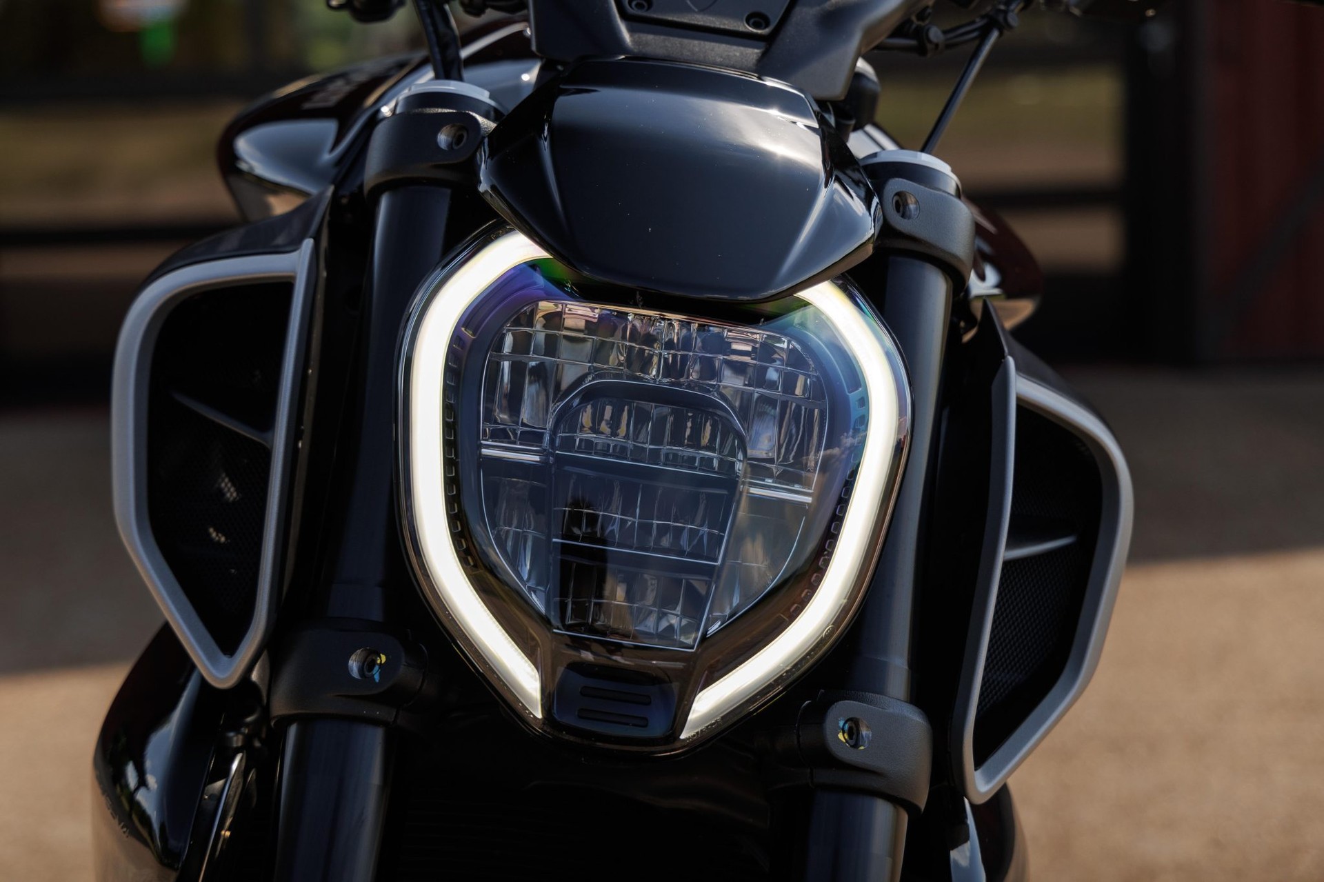 DUCATI Diavel V4-image-3