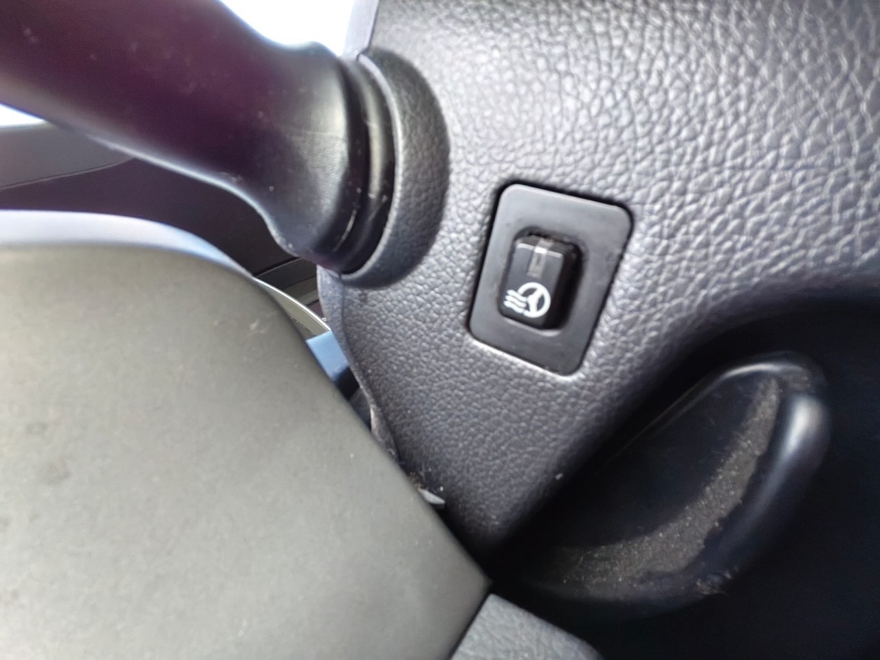 KIA Sportage 2.0 CRDi Style 4WD Automatic-image-26