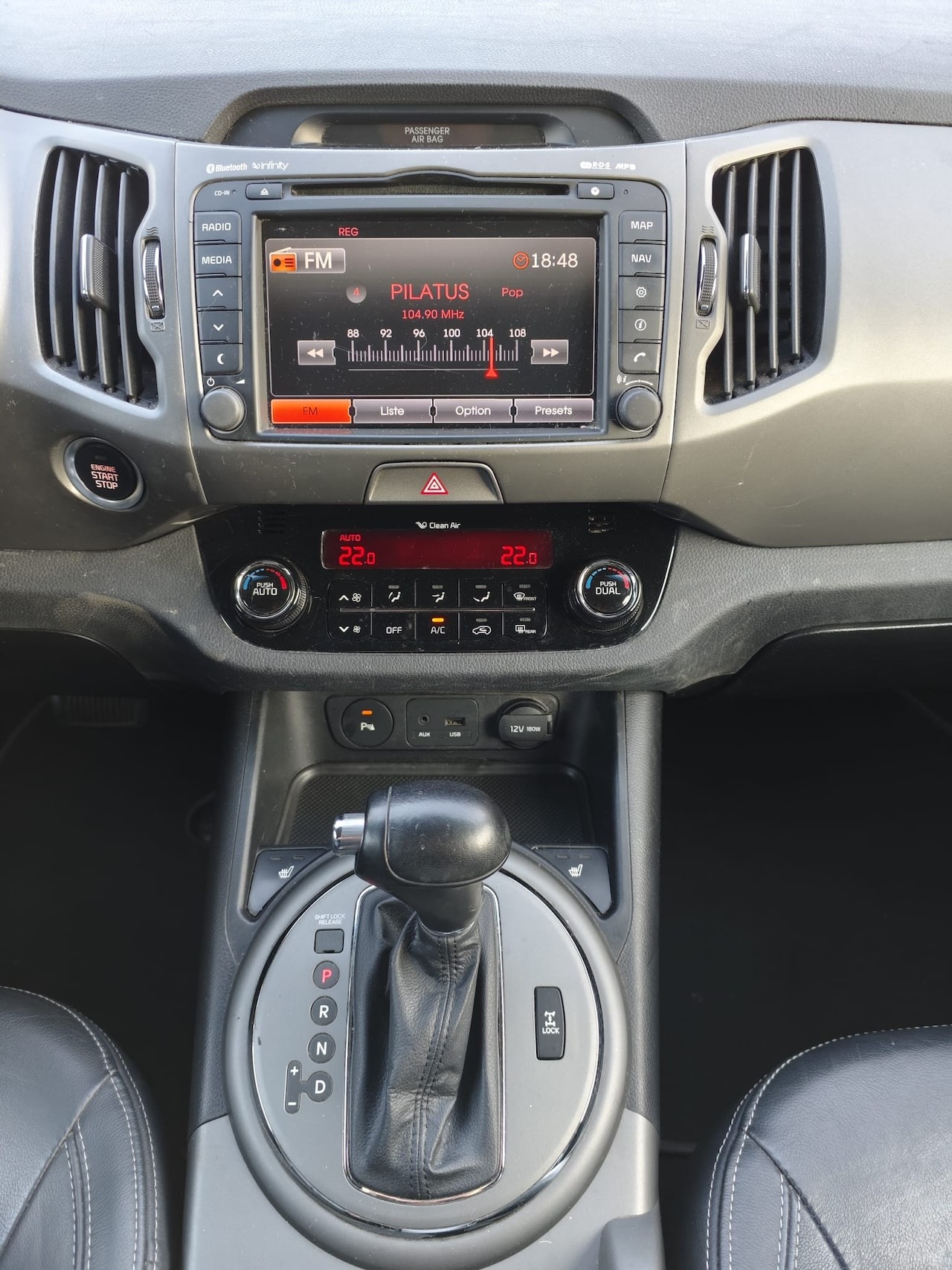 KIA Sportage 2.0 CRDi Style 4WD Automatic-image-18