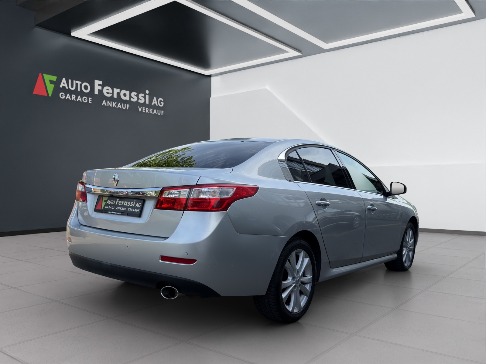 RENAULT Latitude 2.0 dCi Dynamique active-shift-image-5