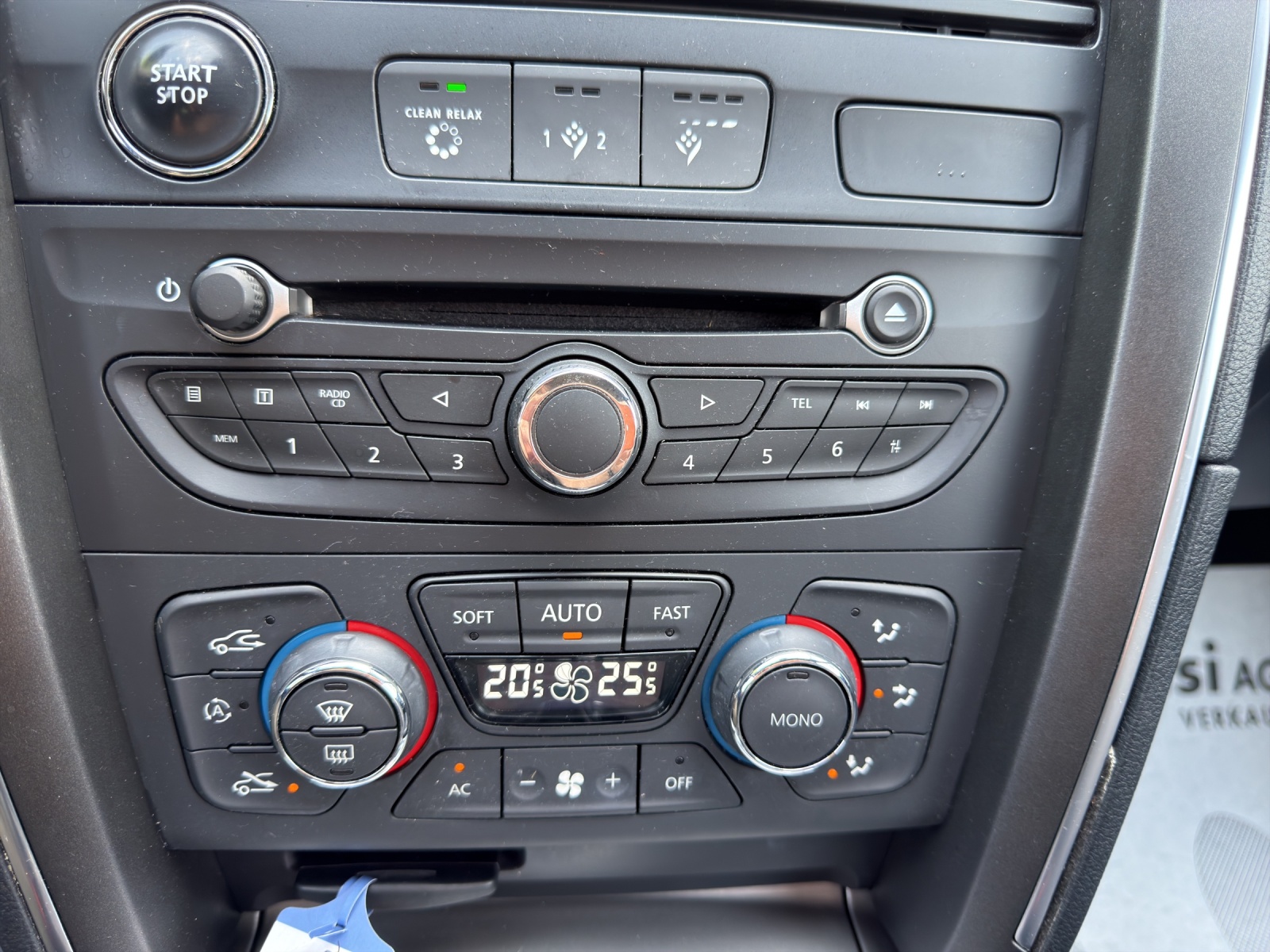 RENAULT Latitude 2.0 dCi Dynamique active-shift-image-23