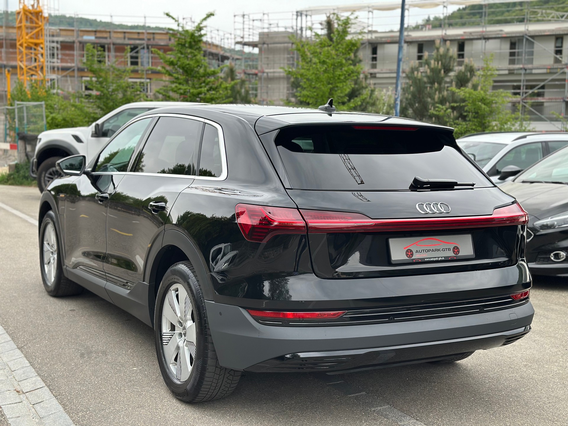 AUDI e-tron 55 quattro-image-5