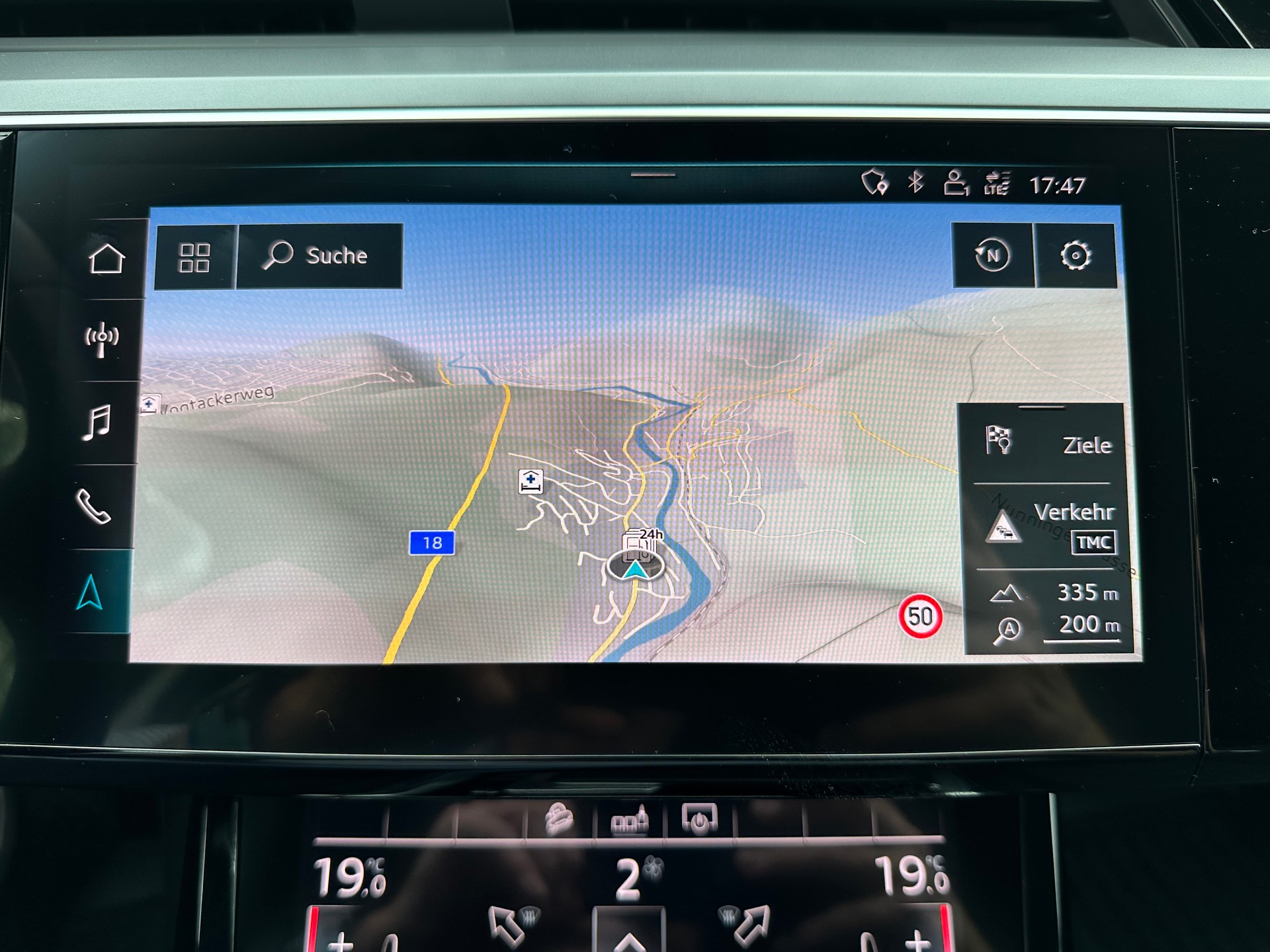 AUDI e-tron 55 quattro-image-19