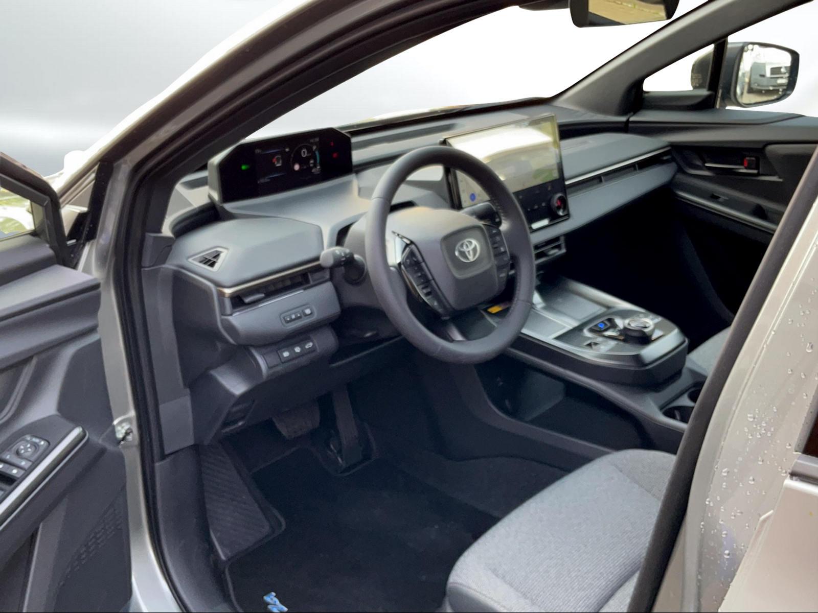 TOYOTA bZ4X Style AWD-image-4
