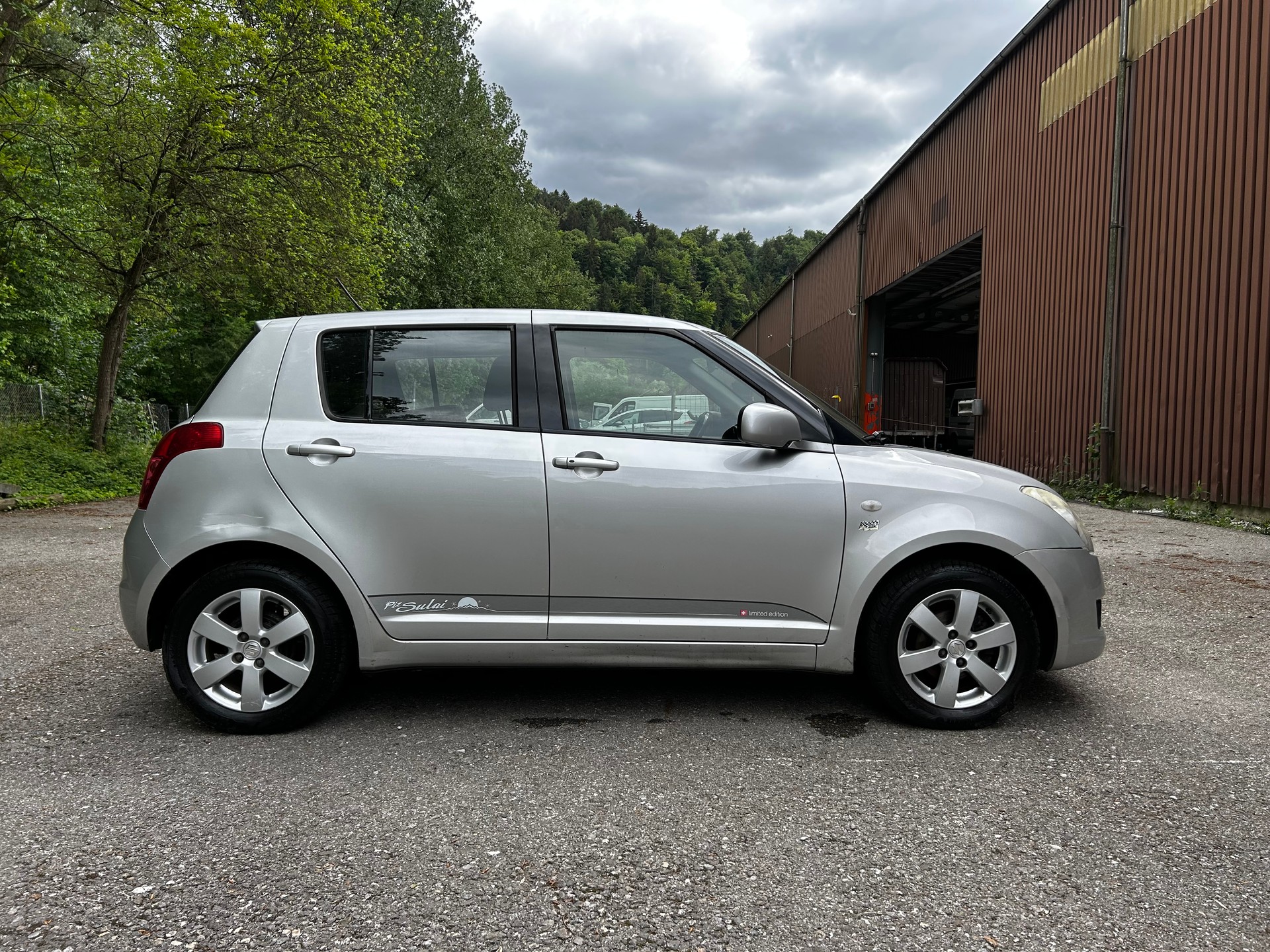 SUZUKI Swift 1.3i 16V GL Top 4x4-image-2