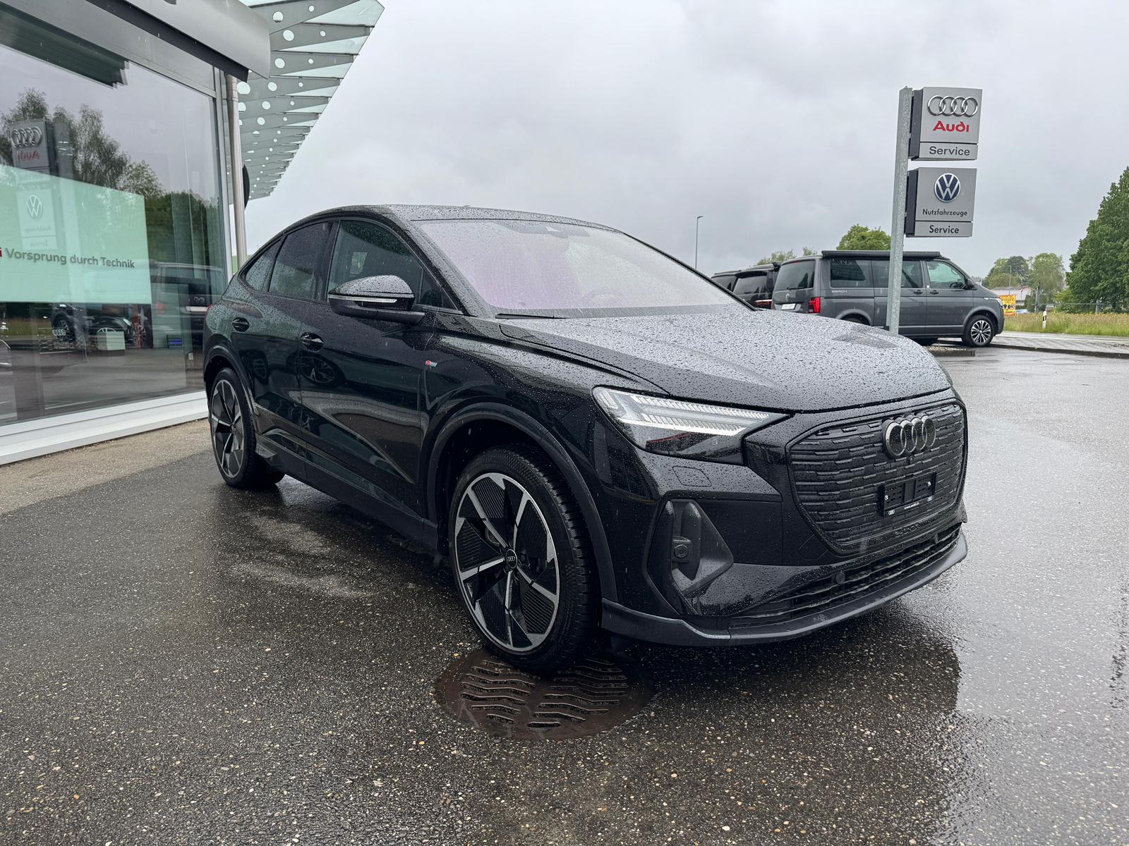 AUDI Q4 e-tron 55 quattro Sportback S-line Black Edition Plus / 340 PS-image-5