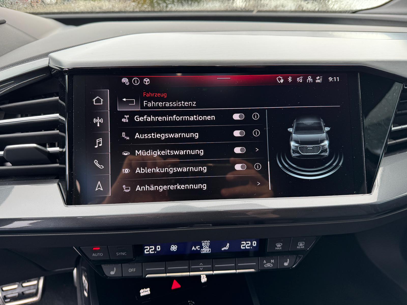 AUDI Q4 e-tron 55 quattro Sportback S-line Black Edition Plus / 340 PS-image-16