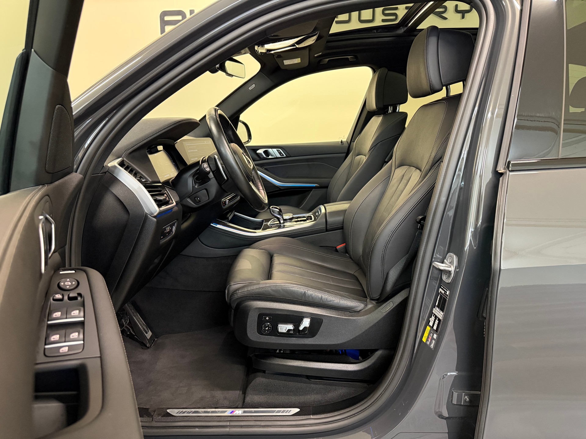 BMW X5 xDrive45e M Sport Steptronic-image-11