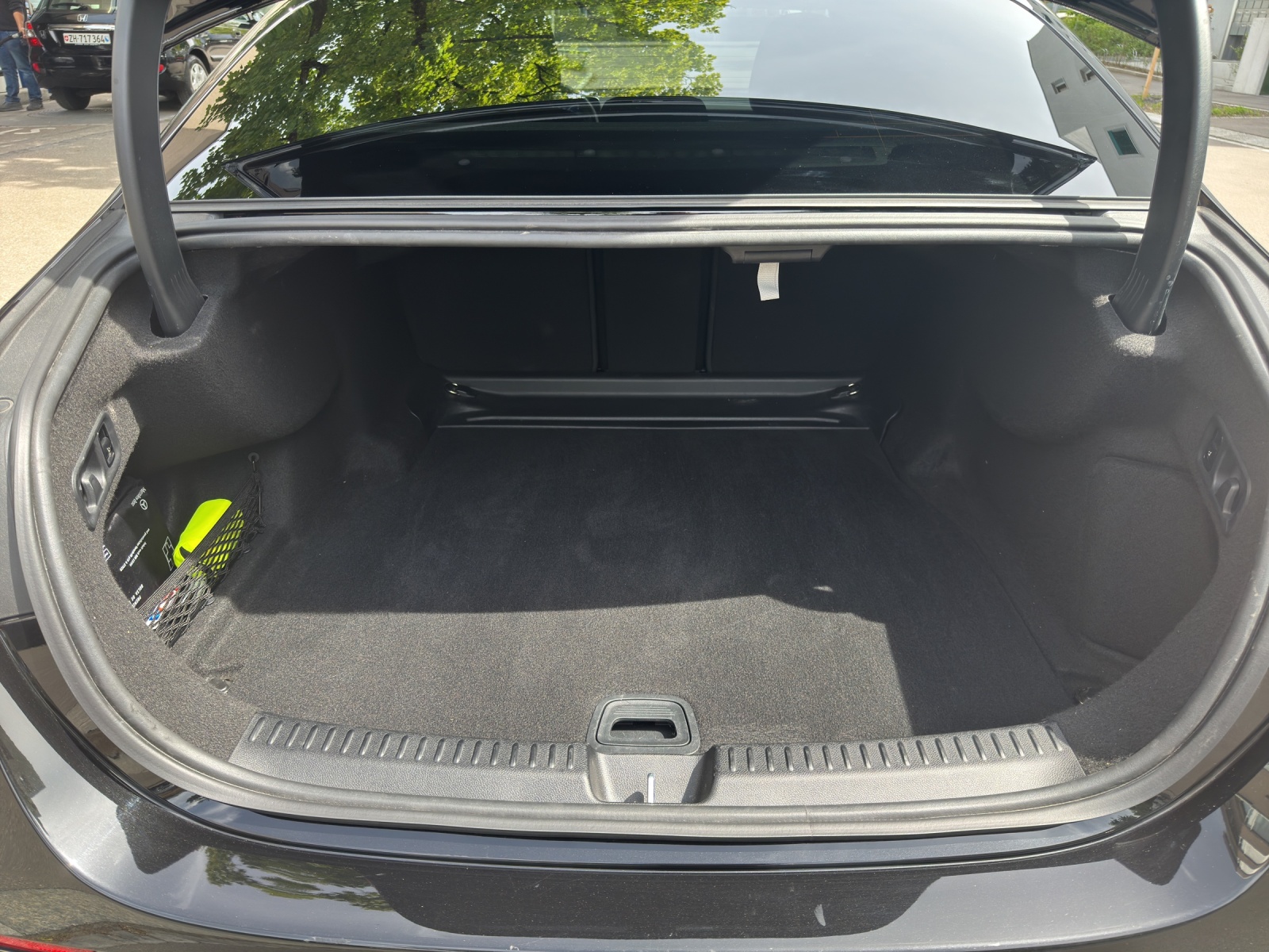 MERCEDES-BENZ E 220 d 4Matic 9G-Tronic-image-29