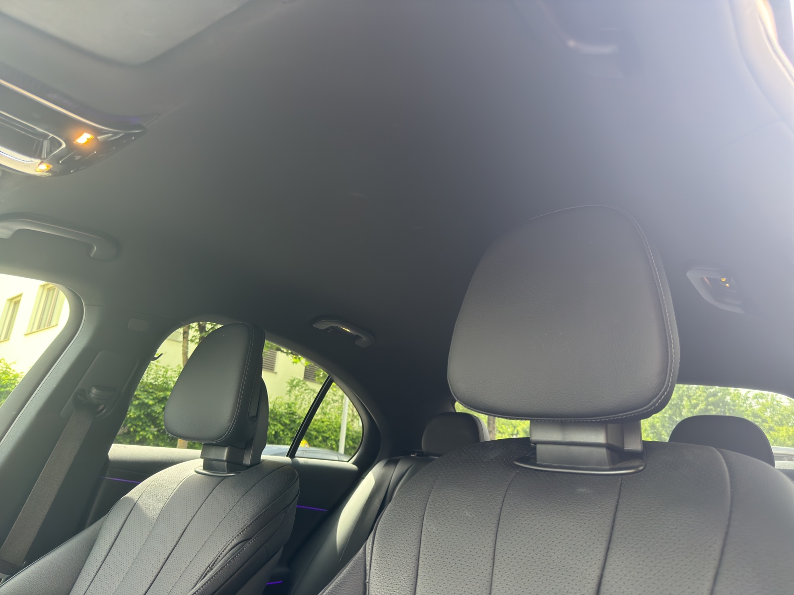 MERCEDES-BENZ E 220 d 4Matic 9G-Tronic-image-27