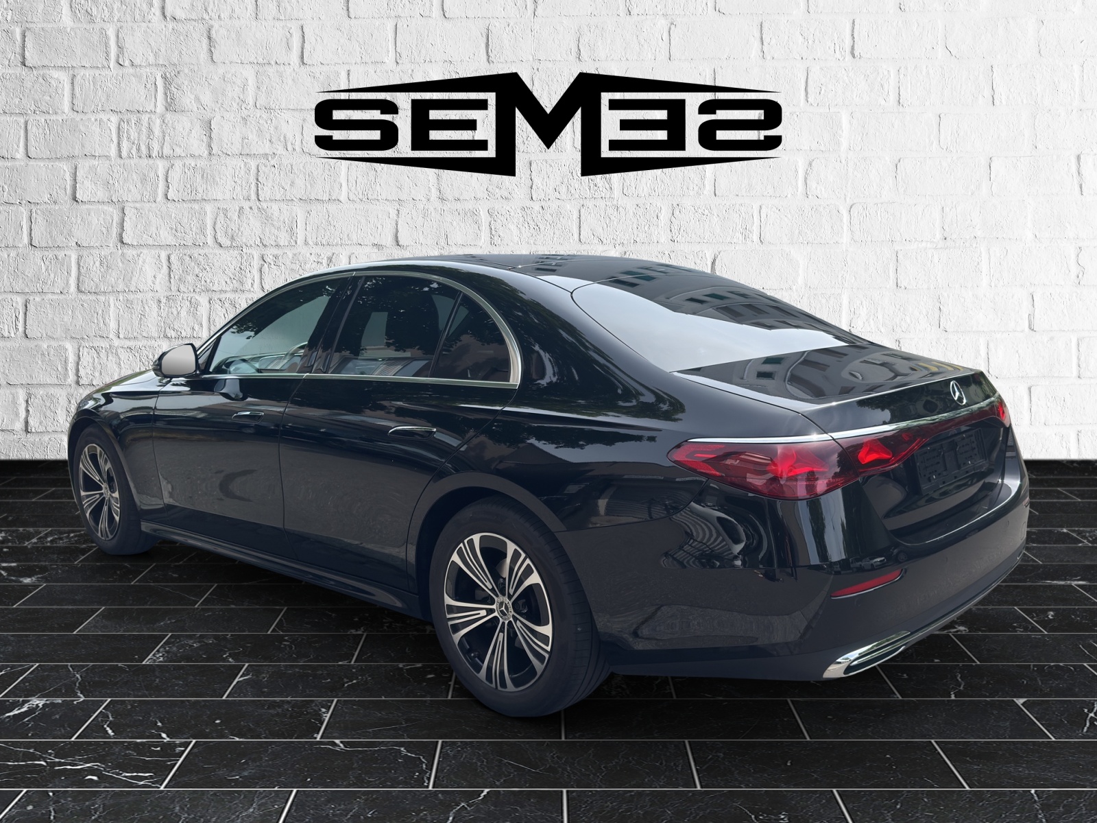 MERCEDES-BENZ E 220 d 4Matic 9G-Tronic-showroom-element-2