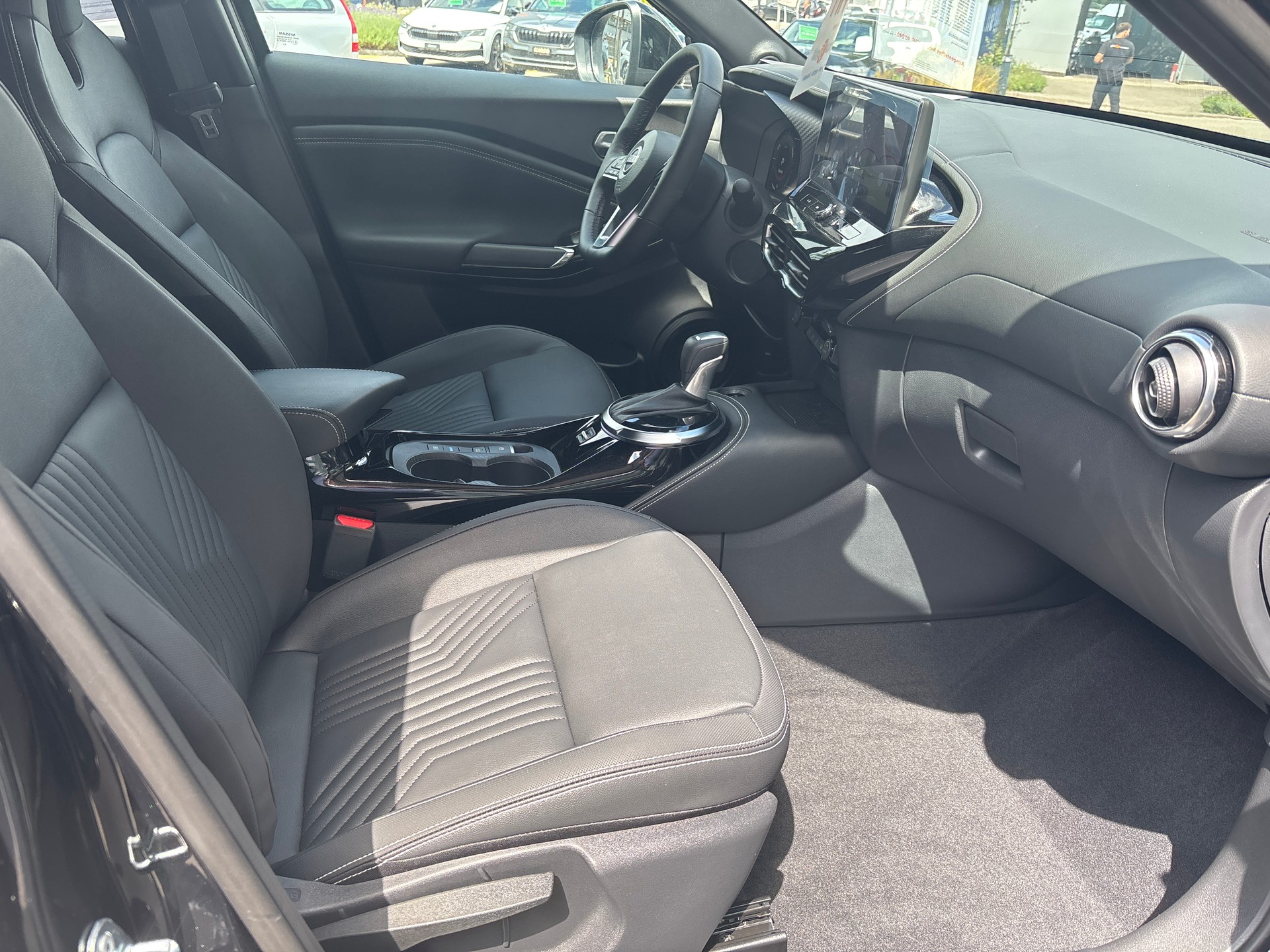 NISSAN Juke 1.6 FHEV Tekna-image-13