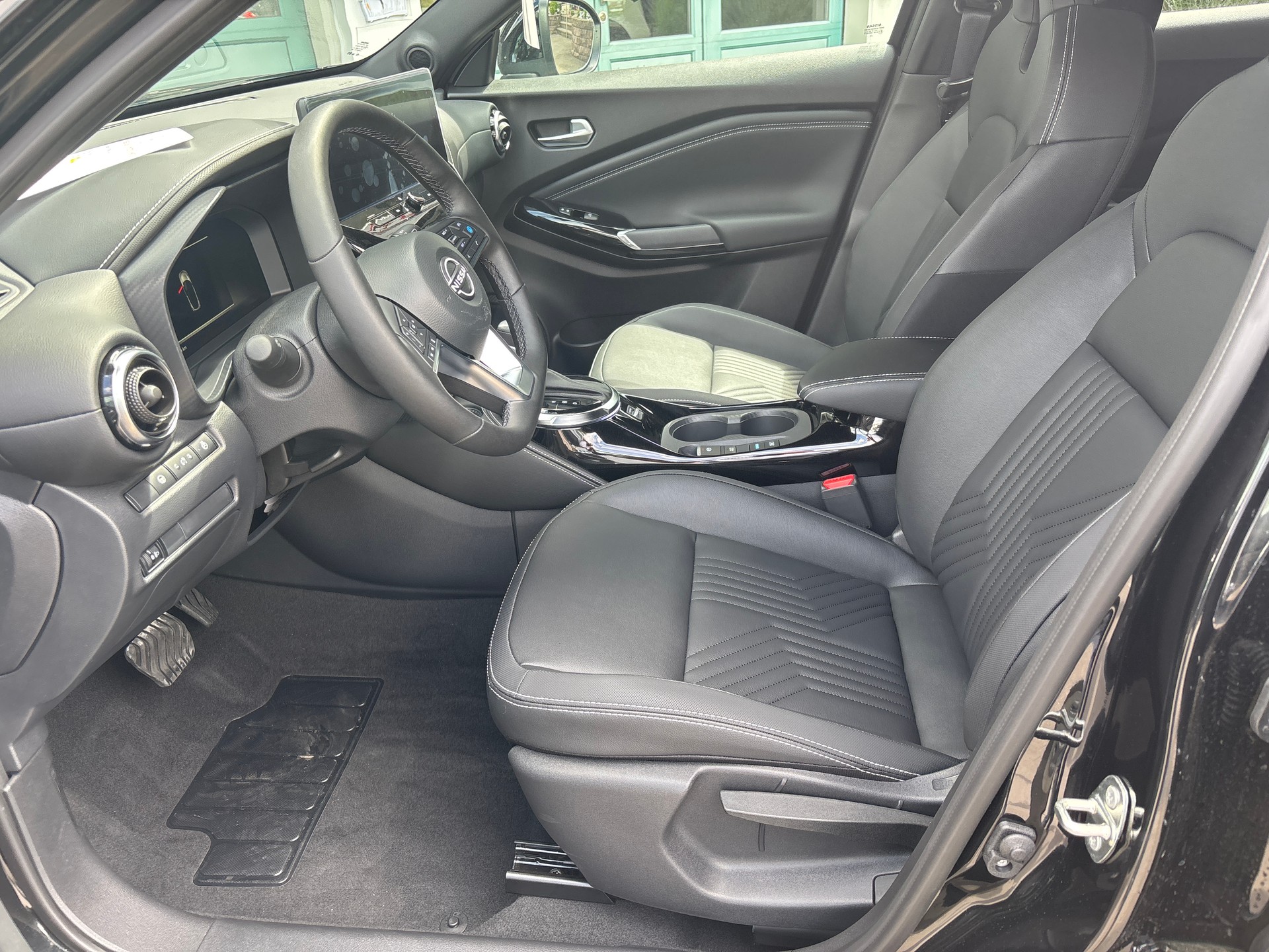 NISSAN Juke 1.6 FHEV Tekna-image-9