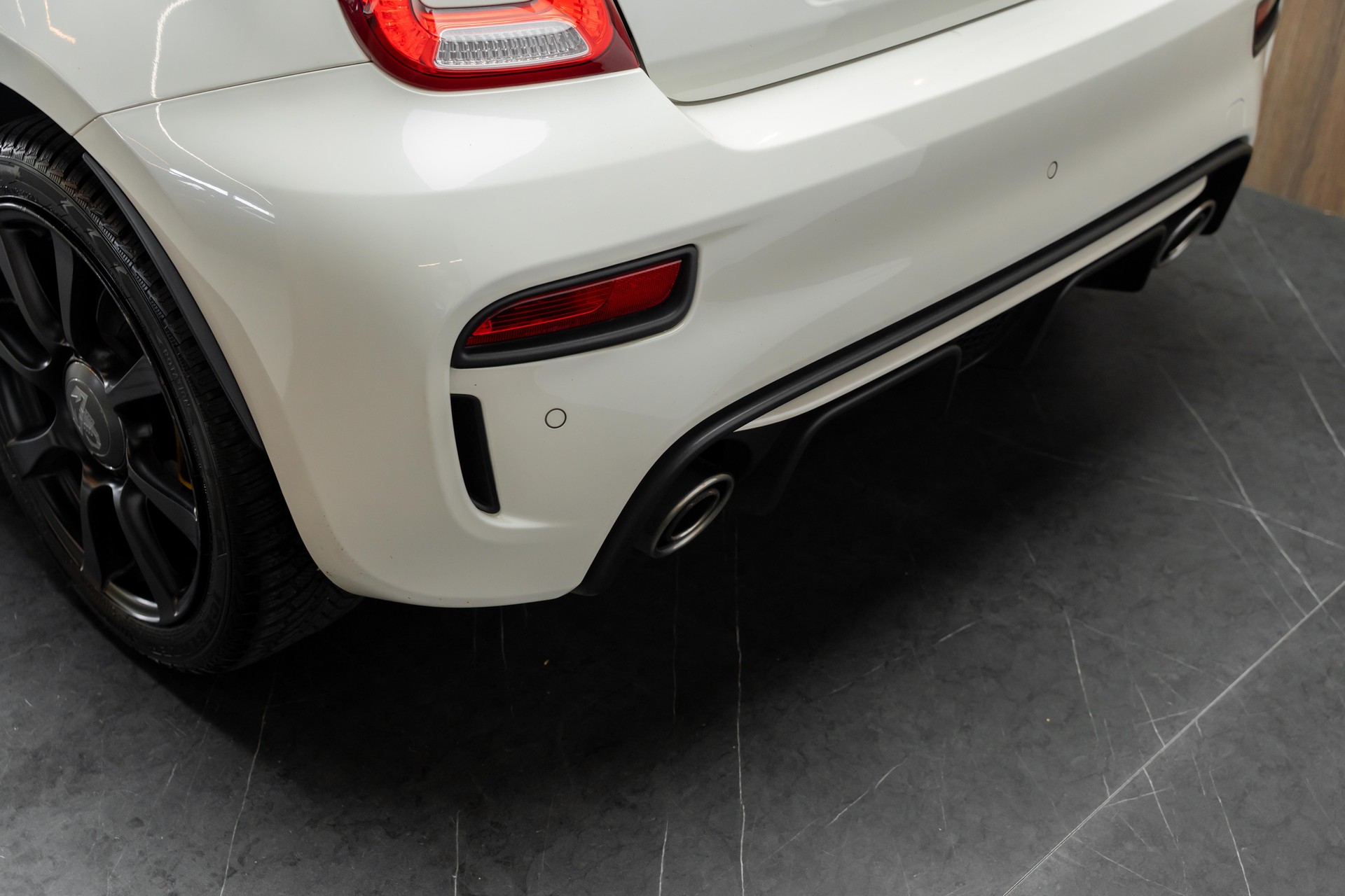 FIAT 595 1.4 16V Turbo Abarth Turismo-image-19
