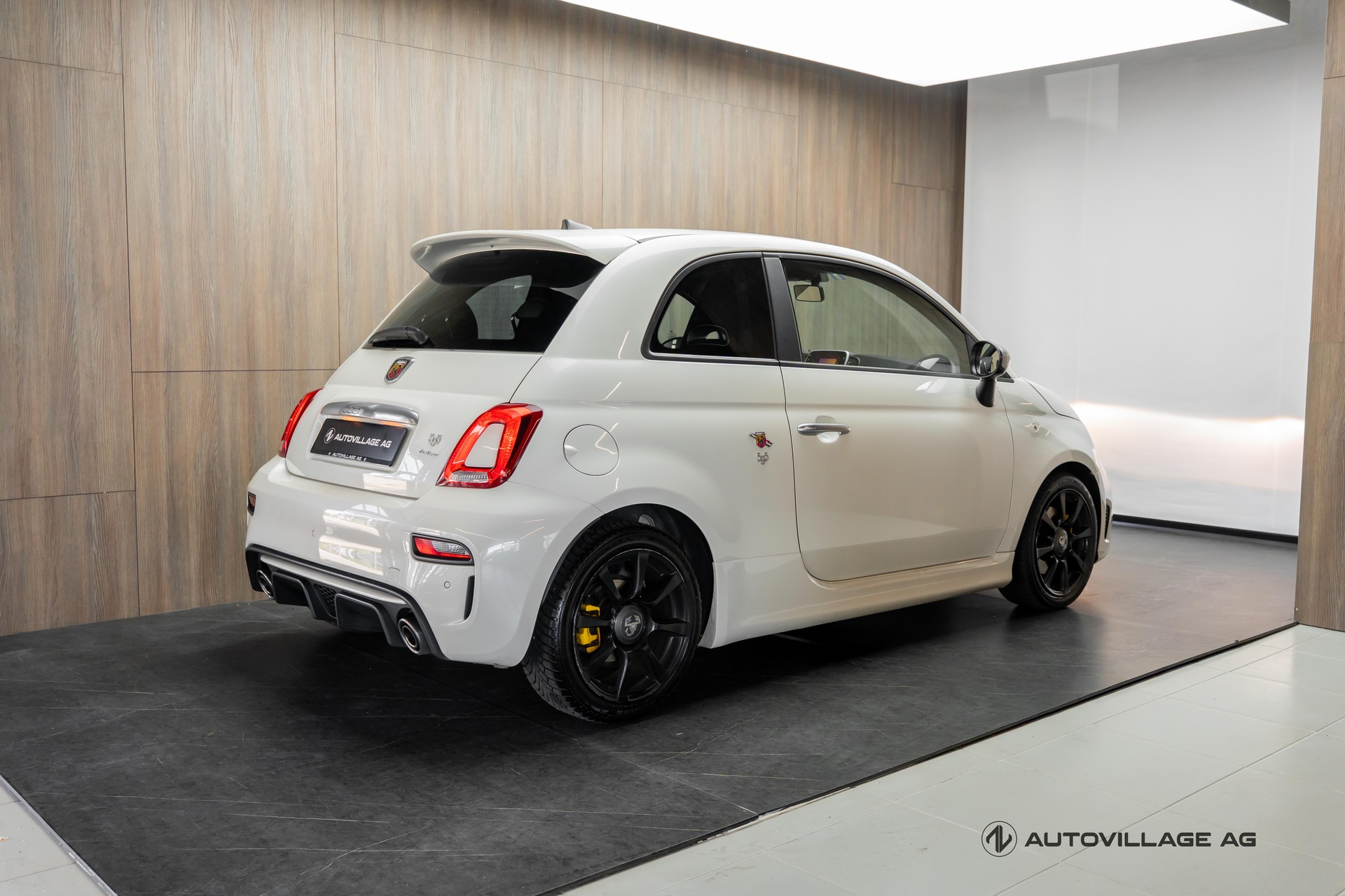 FIAT 595 1.4 16V Turbo Abarth Turismo-showroom-element-1