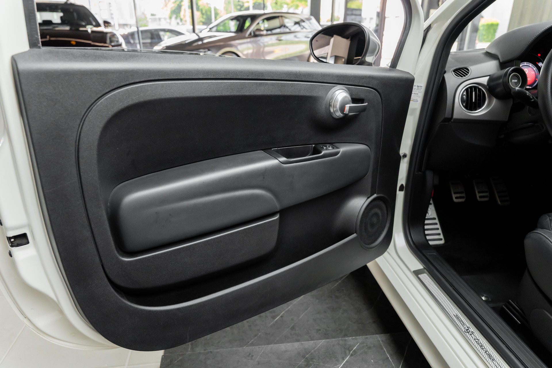 FIAT 595 1.4 16V Turbo Abarth Turismo-image-15