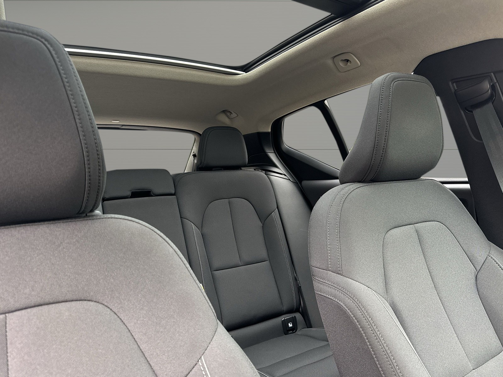 VOLVO XC40 2.0 B4 MH Momentum-image-8