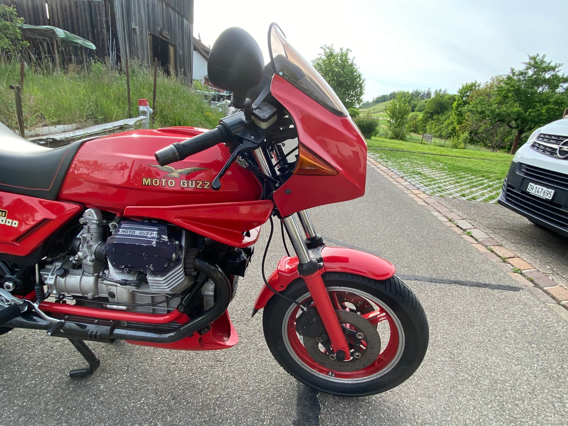 MOTO GUZZI Le Mans 1000-image-1
