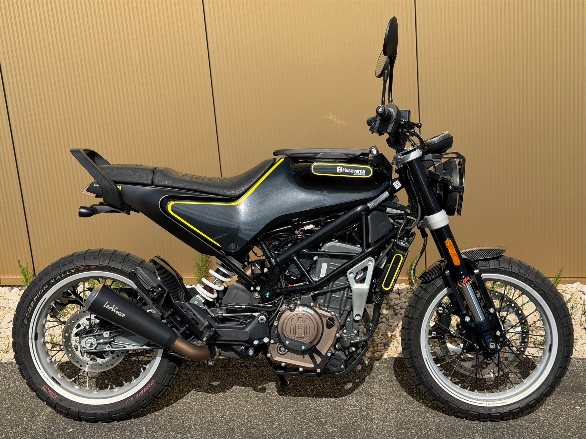 HUSQVARNA Svartpilen 401-image-3