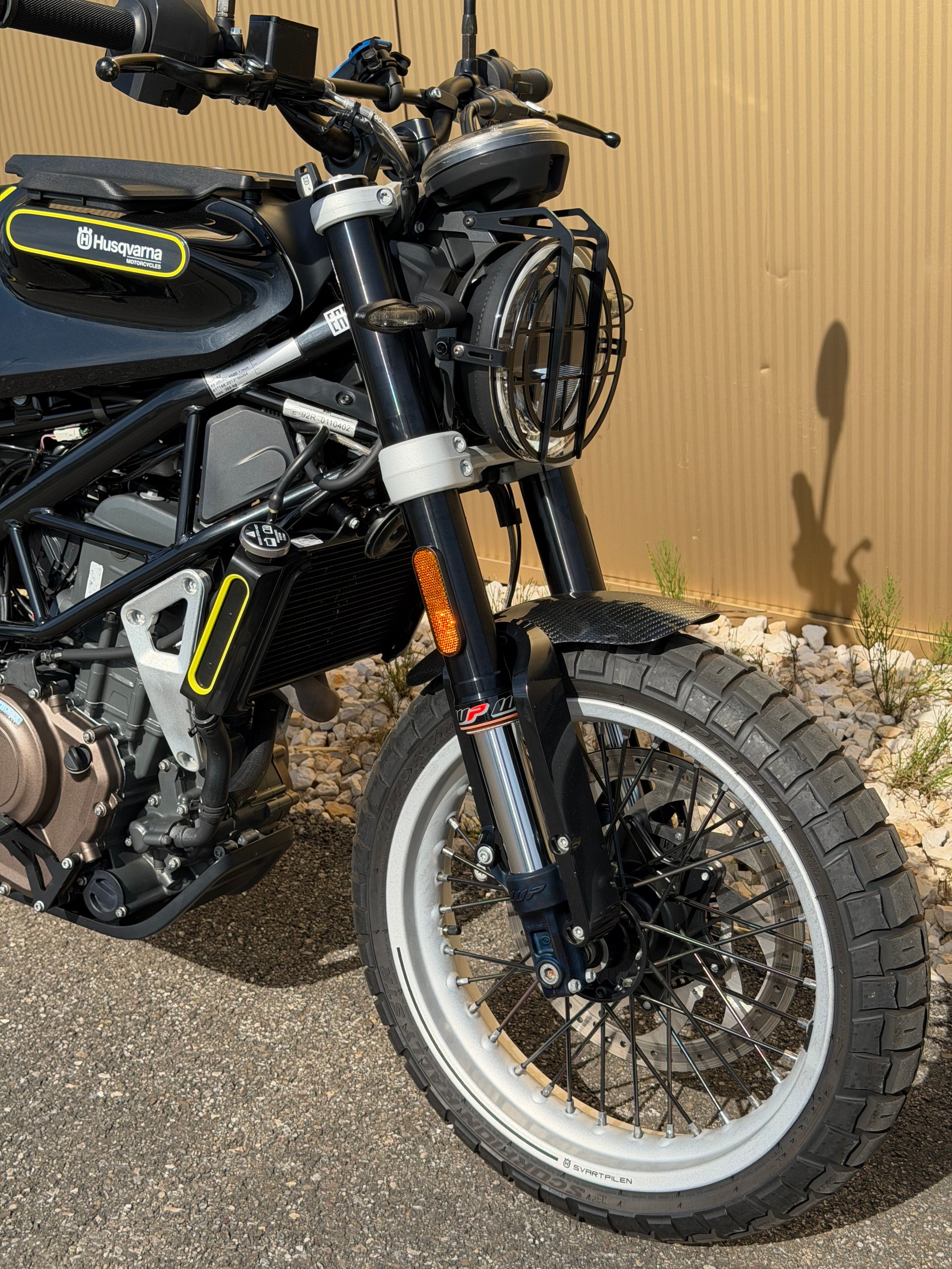 HUSQVARNA Svartpilen 401-image-1