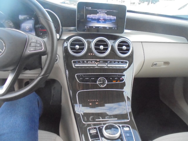 MERCEDES-BENZ C 220 d 4Matic 7G-Tronic-image-7