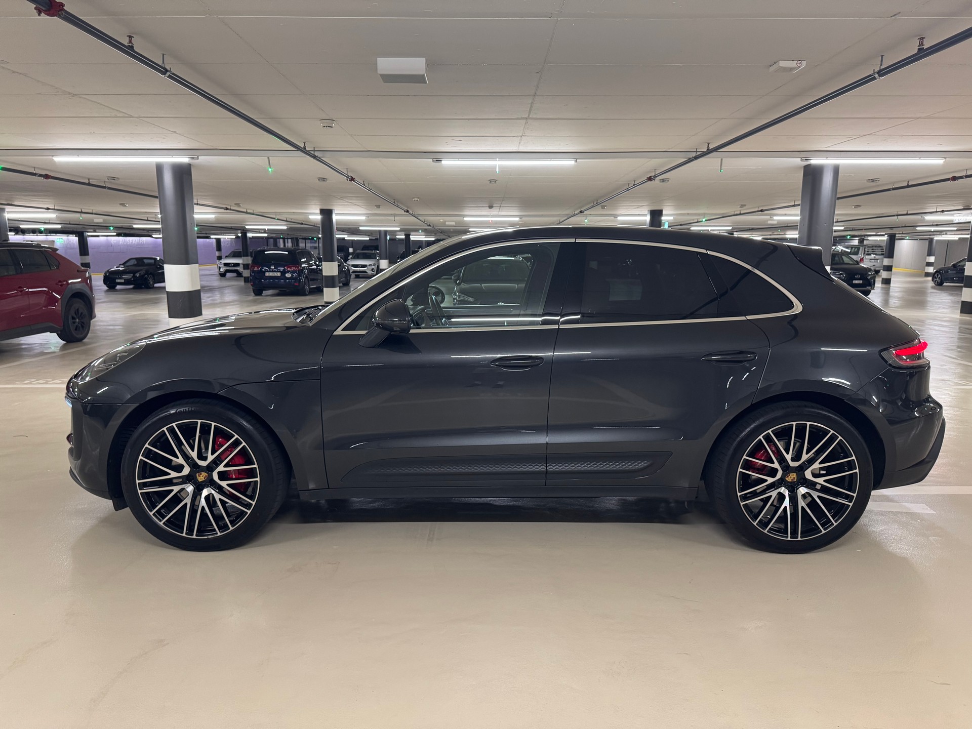 PORSCHE Macan S PDK-showroom-element-1