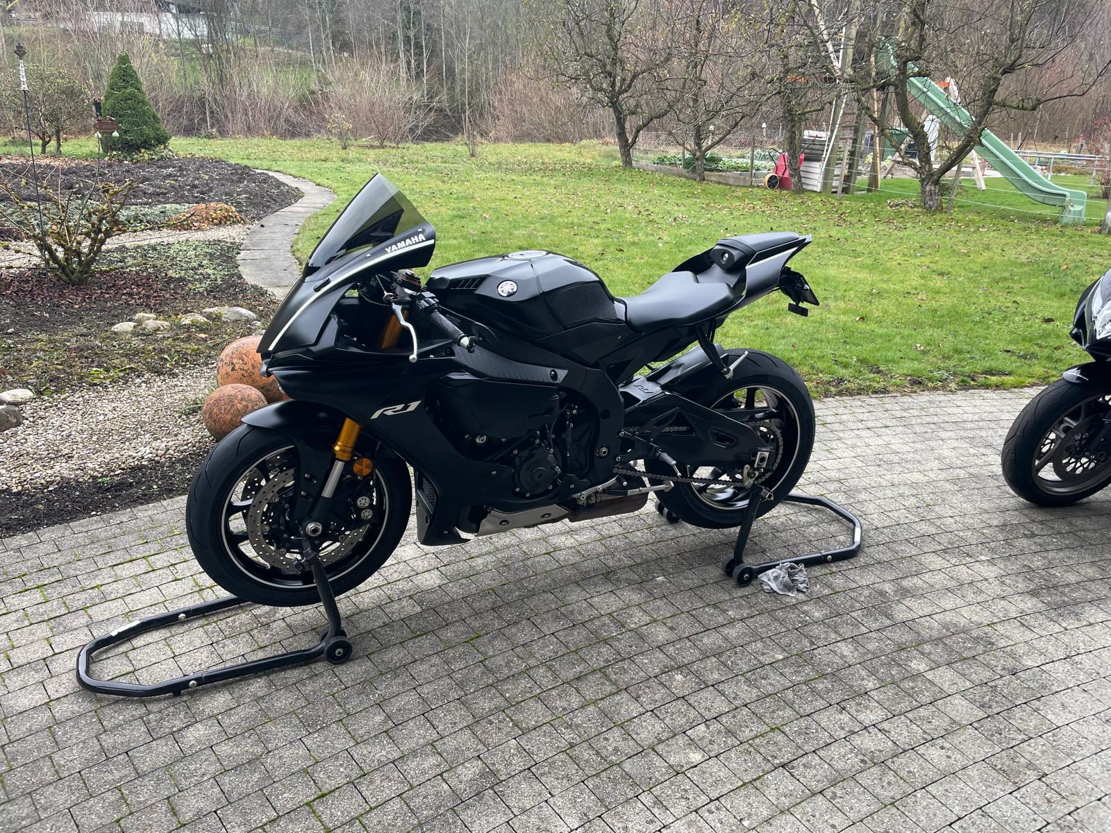 YAMAHA YZF-R1 ABS-image-4