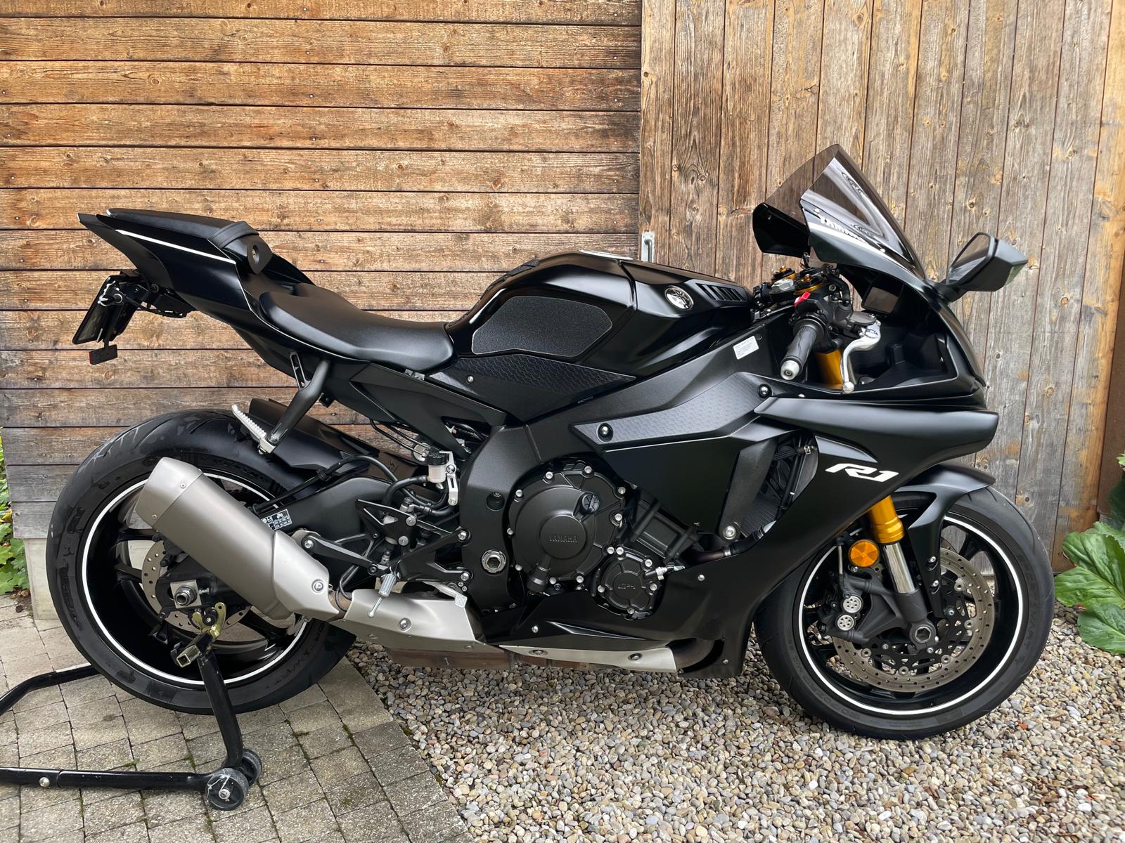 YAMAHA YZF-R1 ABS-image-1