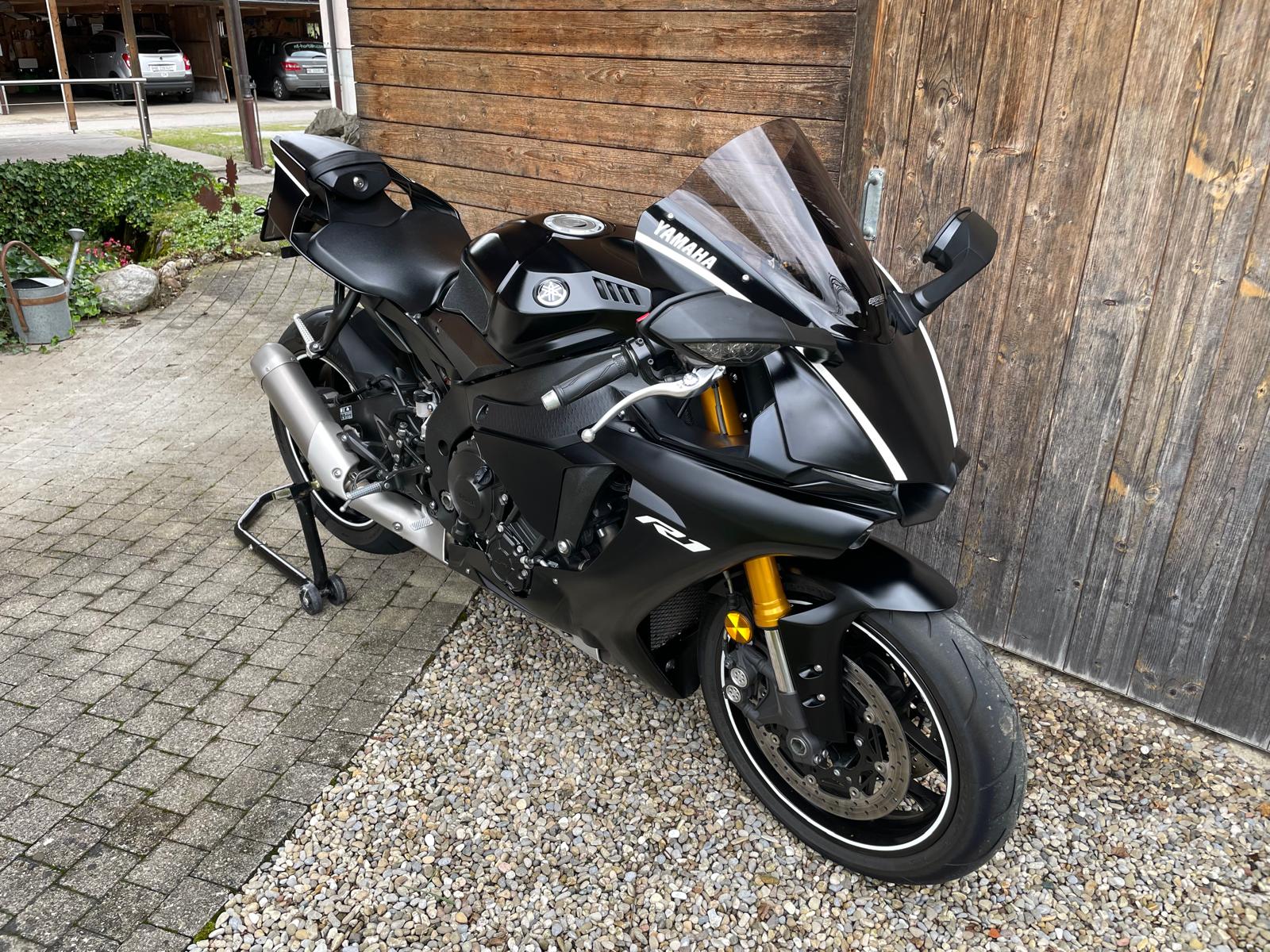 YAMAHA YZF-R1 ABS-image-2