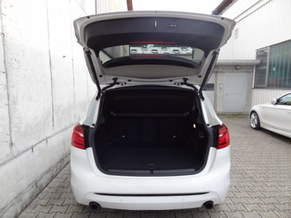 BMW 220i-image-3