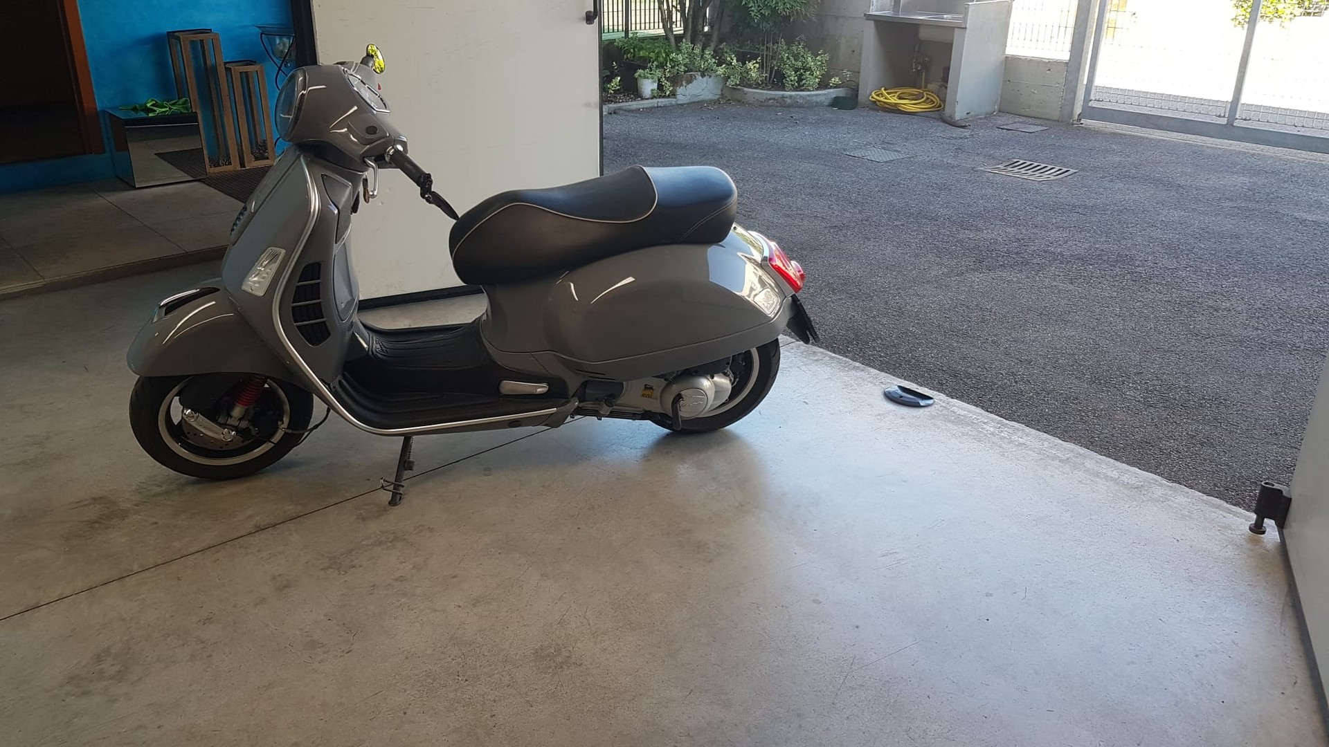PIAGGIO Vespa GTS Super 300 i.e ABS-image-4
