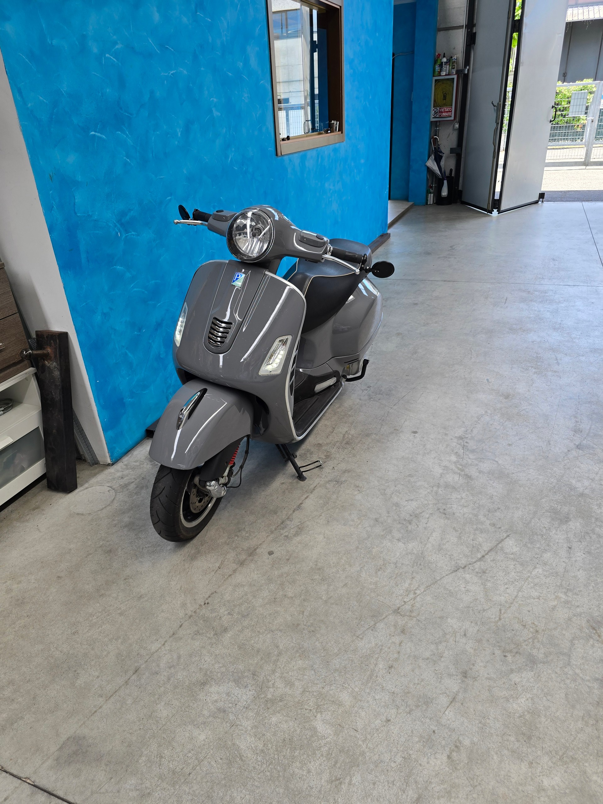 PIAGGIO Vespa GTS Super 300 i.e ABS-image-0