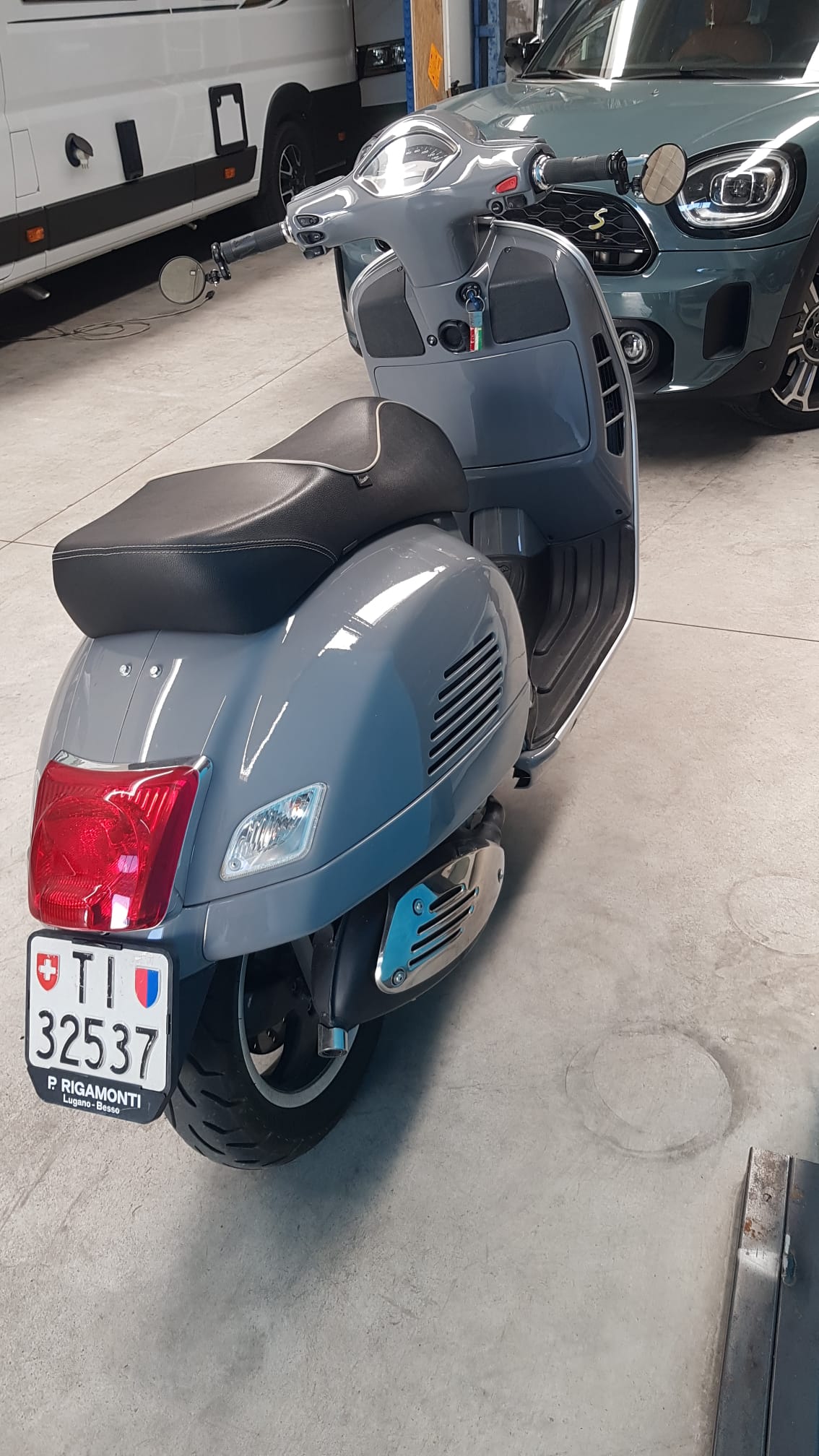 PIAGGIO Vespa GTS Super 300 i.e ABS-image-1