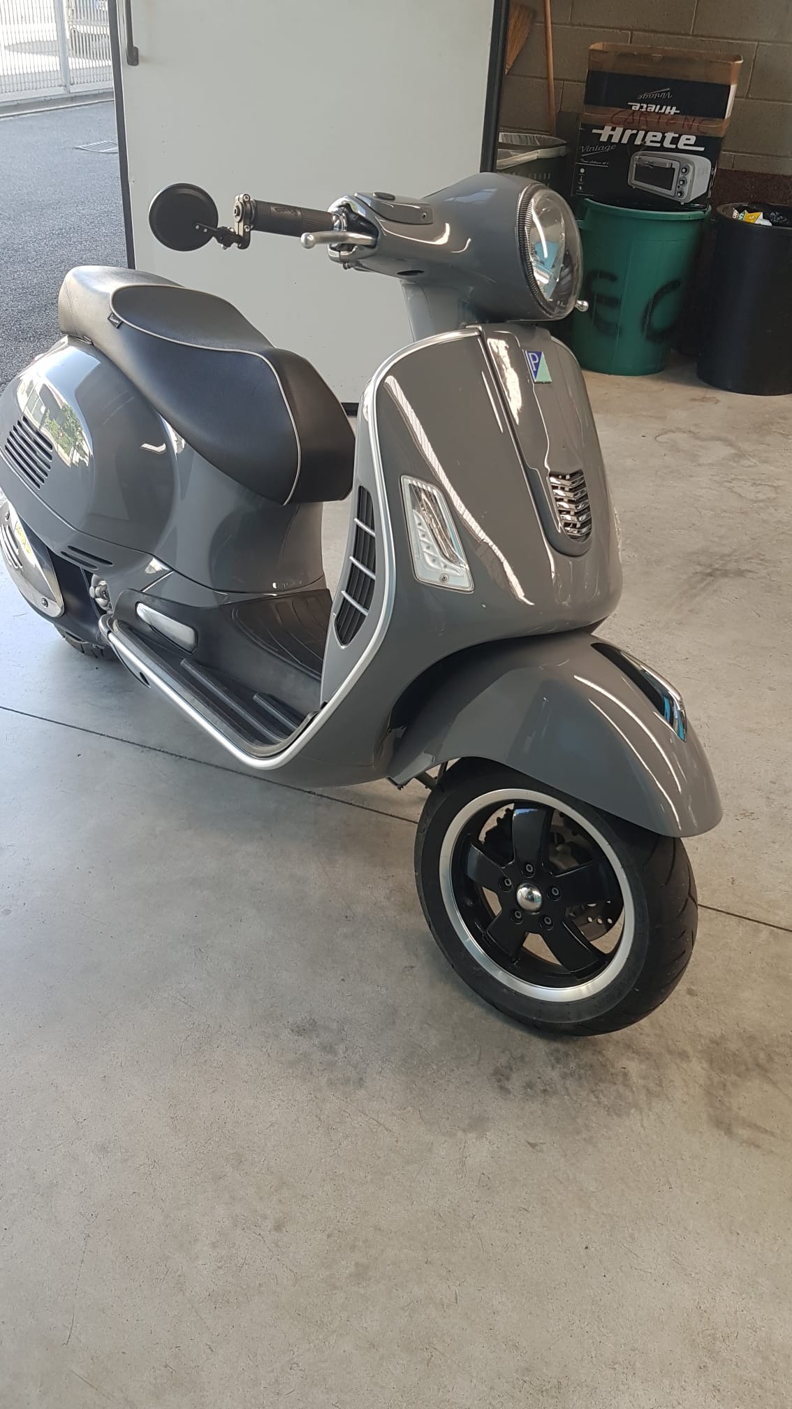 PIAGGIO Vespa GTS Super 300 i.e ABS-image-2