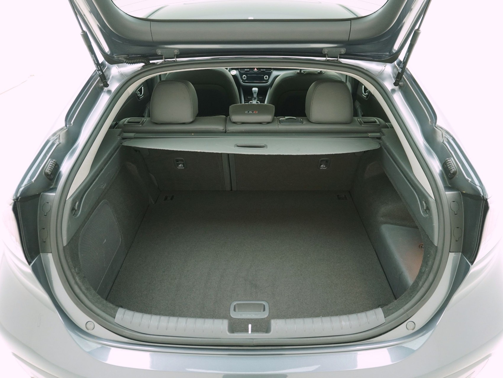 HYUNDAI Ioniq 1.6 GDi Plug-in Hybrid Launch Plus-image-12