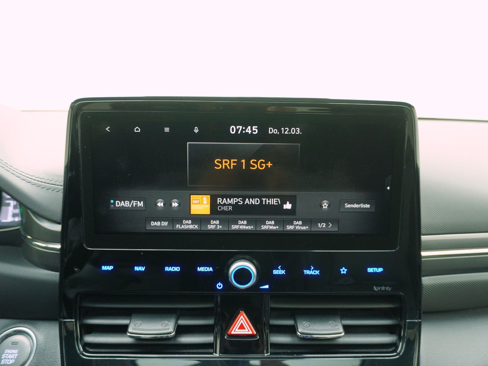 HYUNDAI Ioniq 1.6 GDi Plug-in Hybrid Launch Plus-image-18