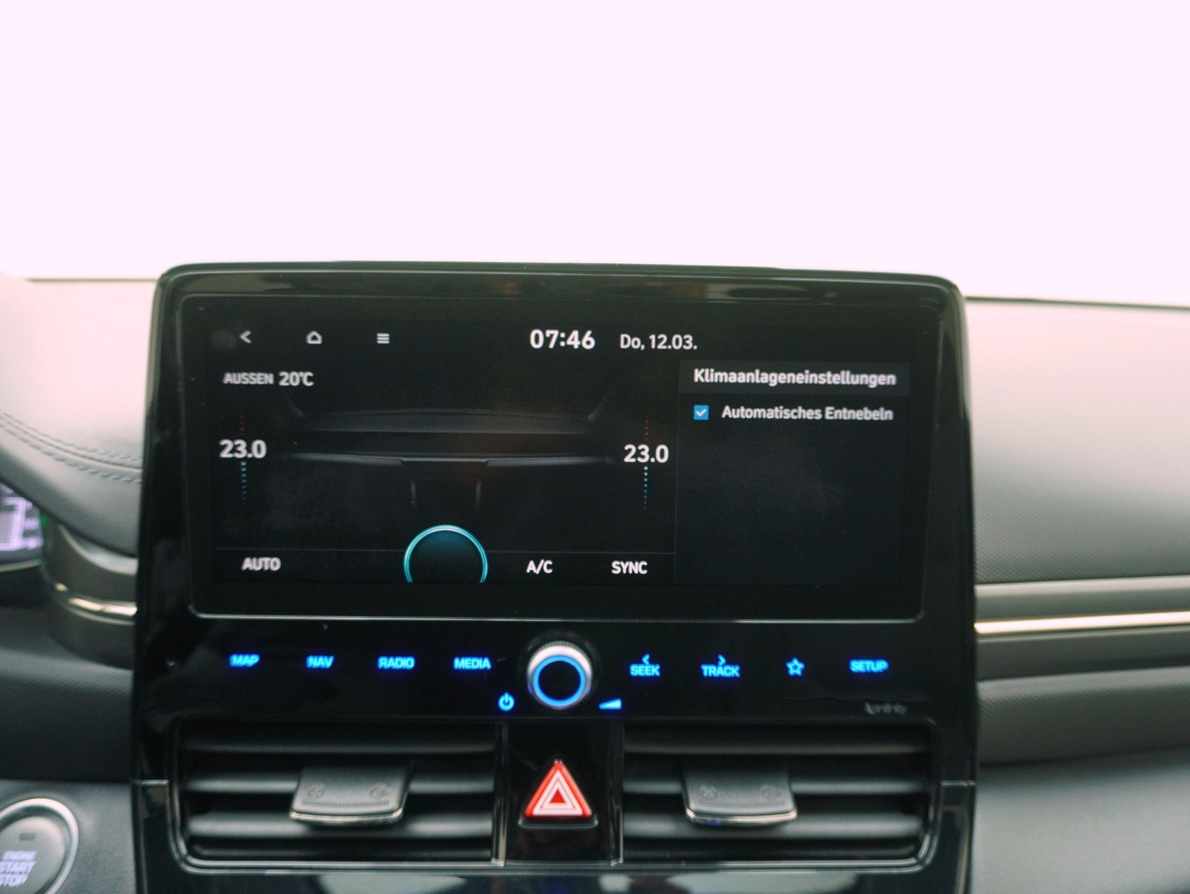 HYUNDAI Ioniq 1.6 GDi Plug-in Hybrid Launch Plus-image-16