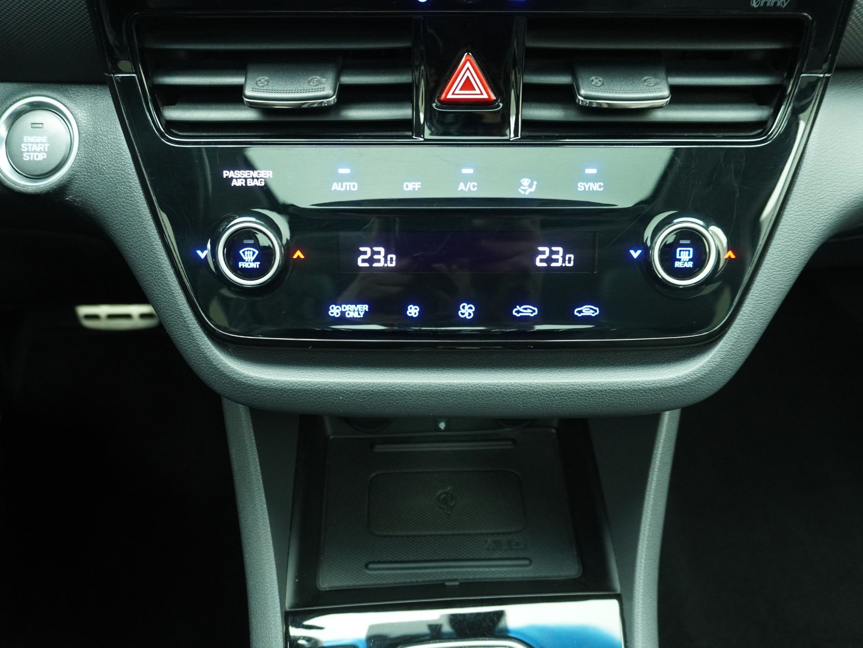 HYUNDAI Ioniq 1.6 GDi Plug-in Hybrid Launch Plus-image-14