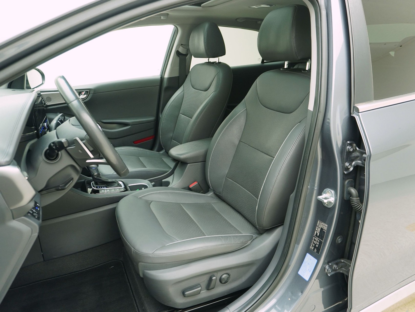 HYUNDAI Ioniq 1.6 GDi Plug-in Hybrid Launch Plus-image-9