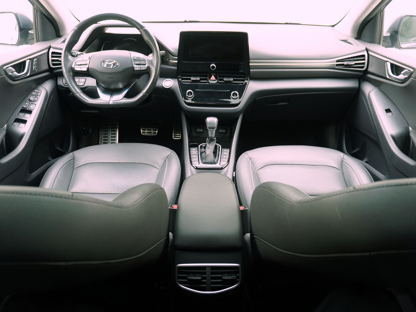 HYUNDAI Ioniq 1.6 GDi Plug-in Hybrid Launch Plus-image-13