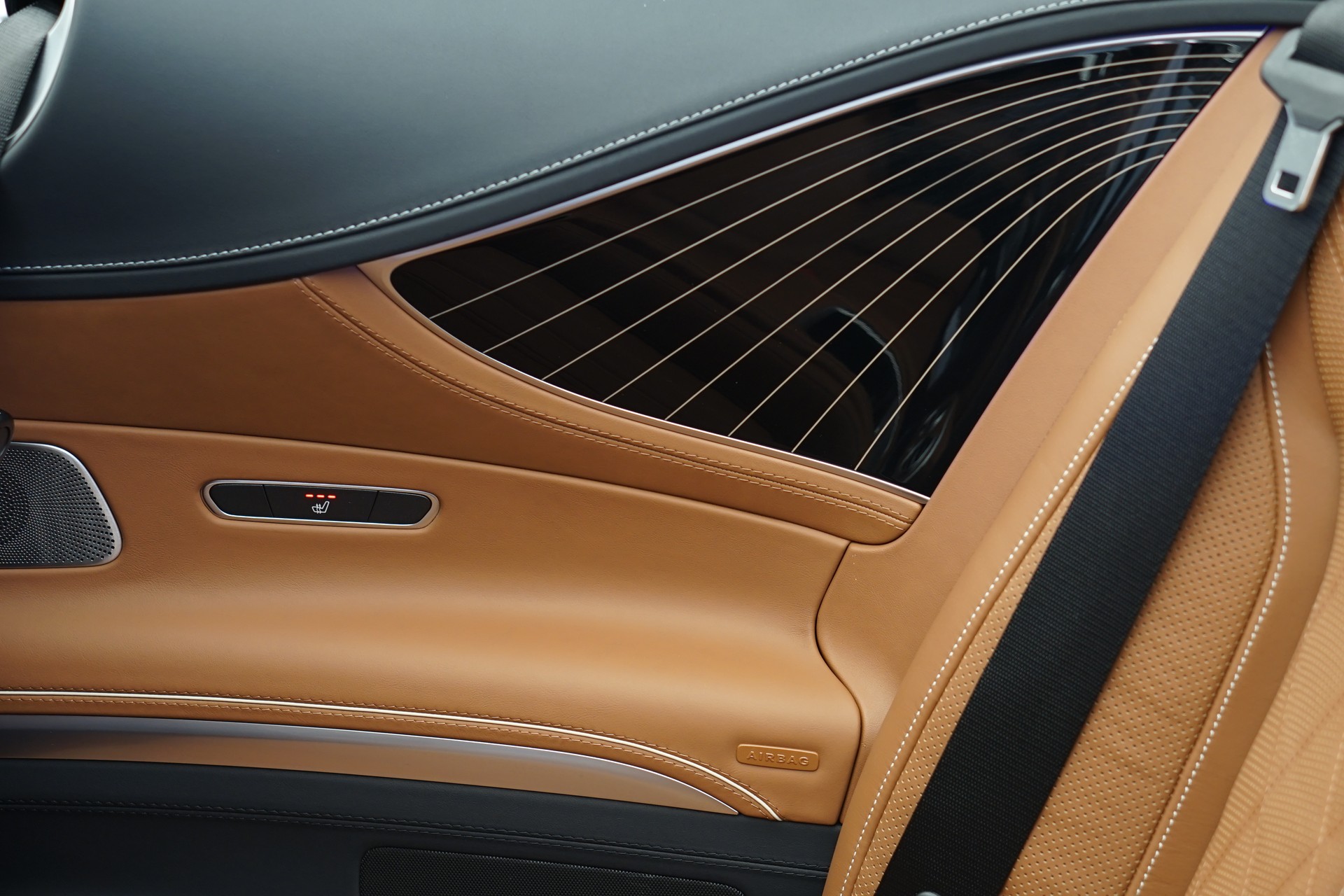 MERCEDES-BENZ S 63 AMG Cabriolet 4Matic Speedshift MCT *CH-Fahrzeug* *Designo Mokkaschwarz* *Swarowski*-image-28