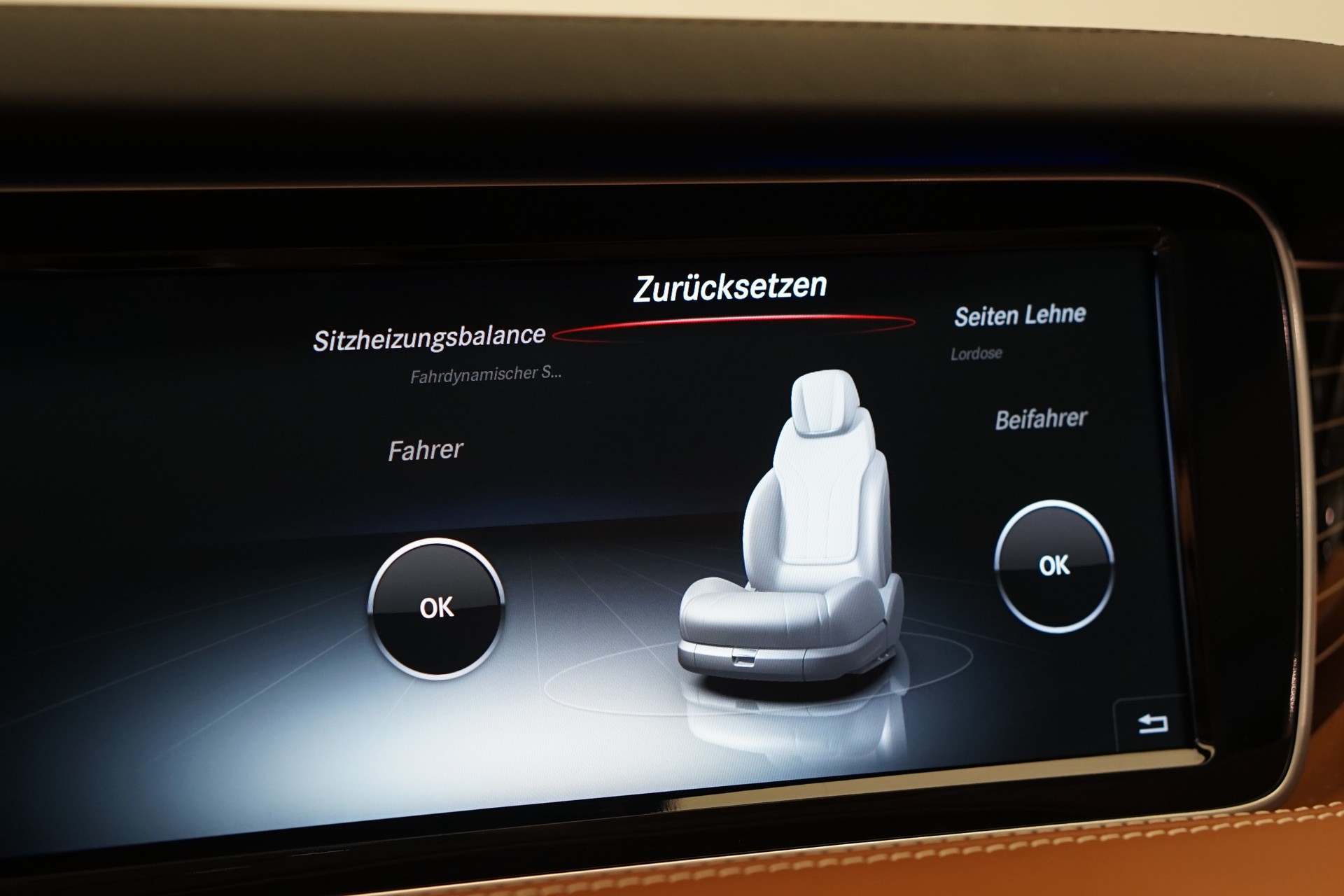 MERCEDES-BENZ S 63 AMG Cabriolet 4Matic Speedshift MCT *CH-Fahrzeug* *Designo Mokkaschwarz* *Swarowski*-image-37