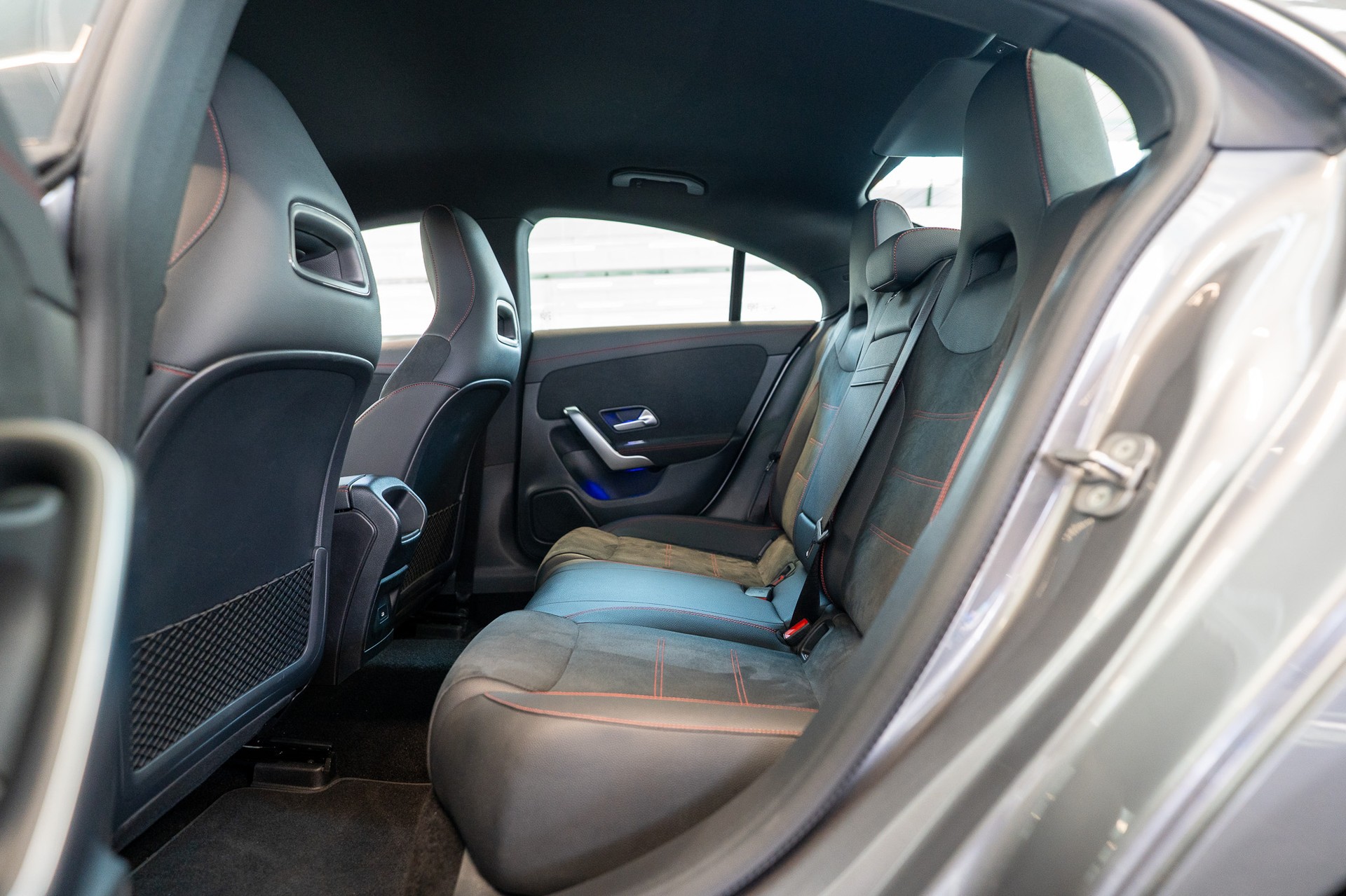 MERCEDES-BENZ CLA 200 AMG Line / Rückfahrkamera / Ambientebeleuchtung / Navi-image-12