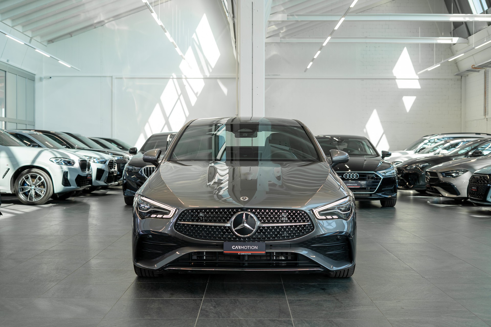 MERCEDES-BENZ CLA 200 AMG Line / Rückfahrkamera / Ambientebeleuchtung / Navi-showroom-element-1