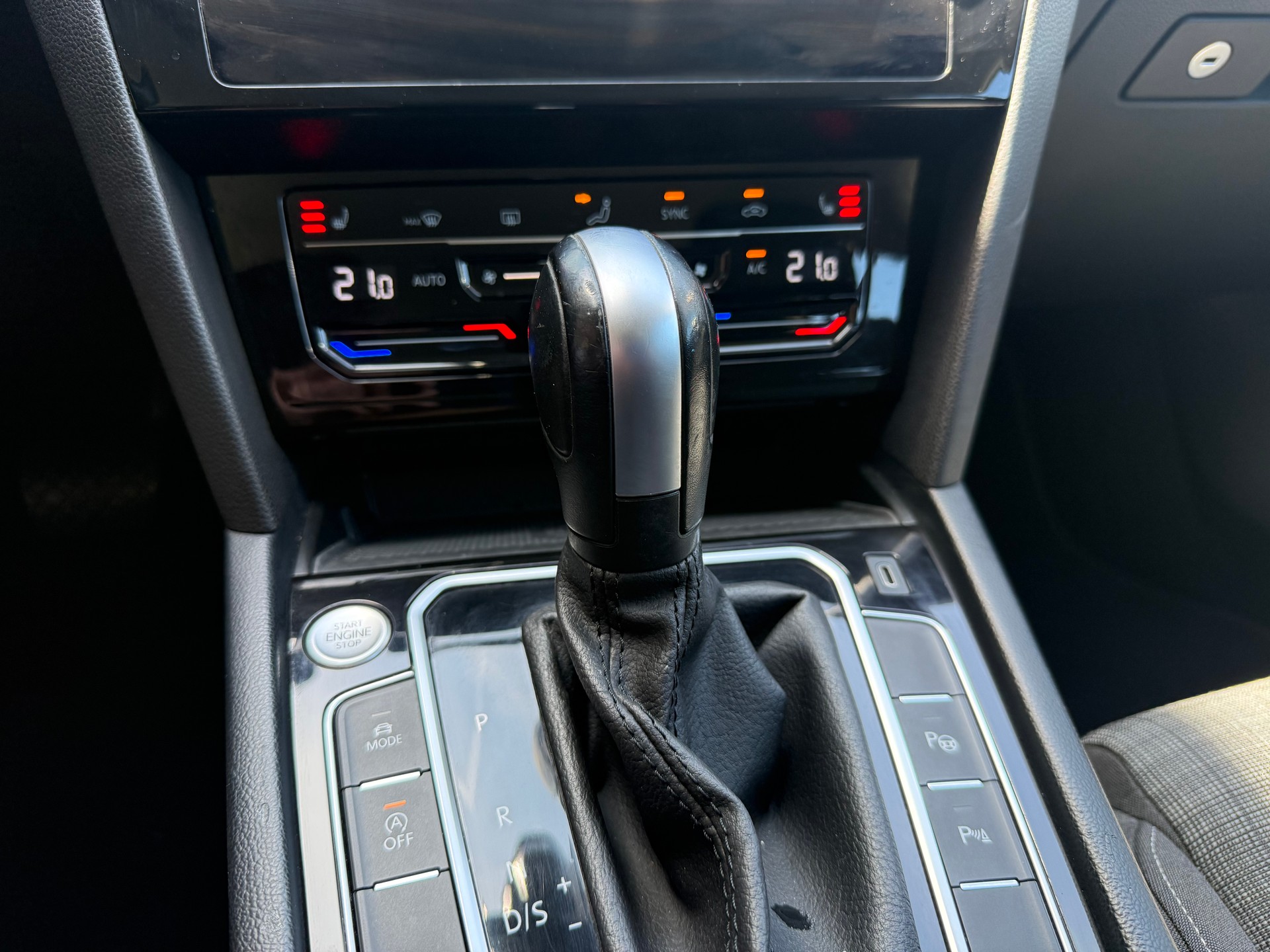 VW Passat 2.0 TDI BMT Business DSG-showroom-element-3