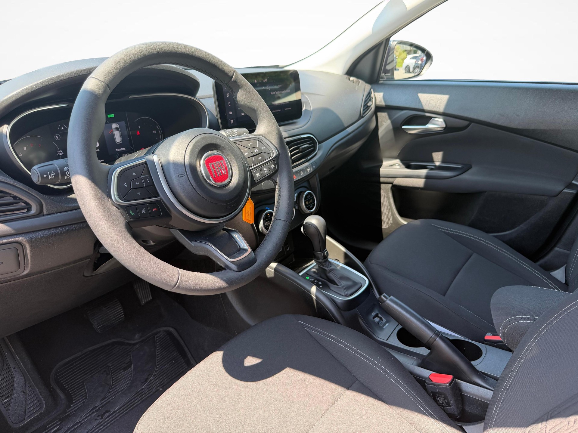 FIAT Tipo SW 1.5 Hybrid Swiss Cross-showroom-element-3
