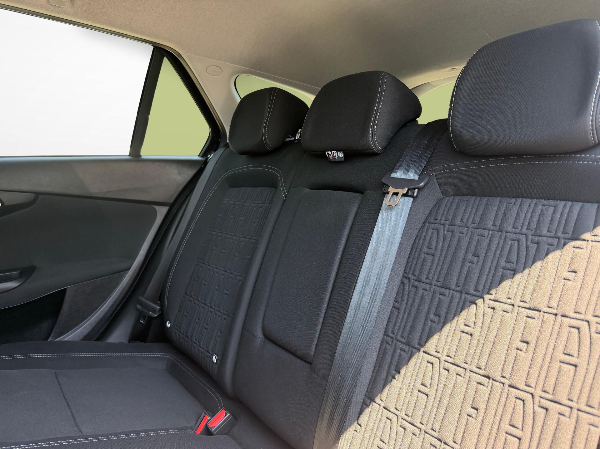 FIAT Tipo SW 1.5 Hybrid Swiss Cross-image-8