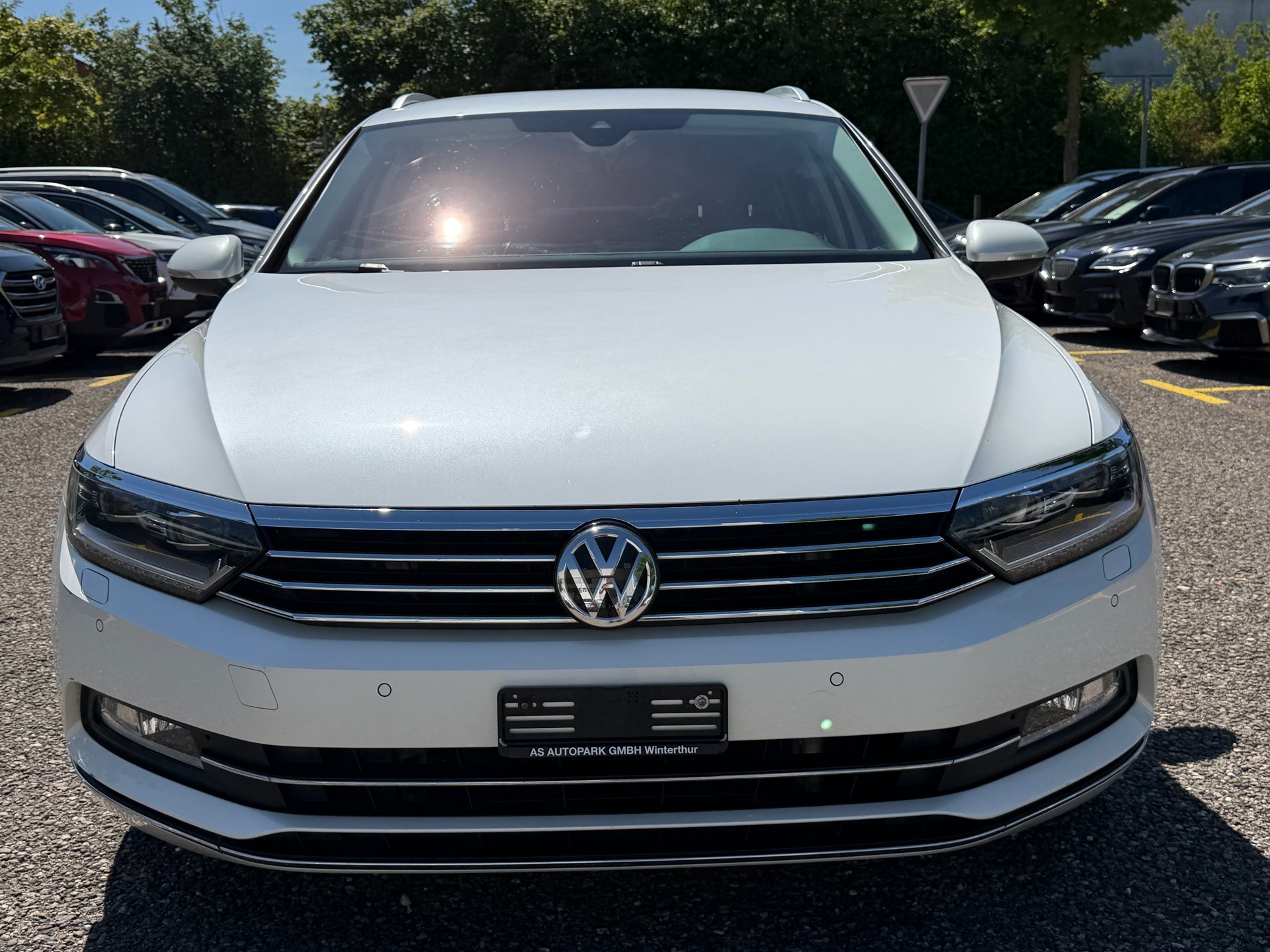 VW Passat Variant 2.0 TDI BMT Highline ***MFK 03.07.2026***-showroom-element-1