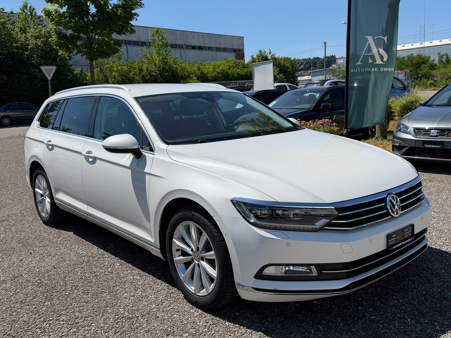 VW Passat Variant 2.0 TDI BMT Highline ***MFK 03.07.2026***-showroom-element-2